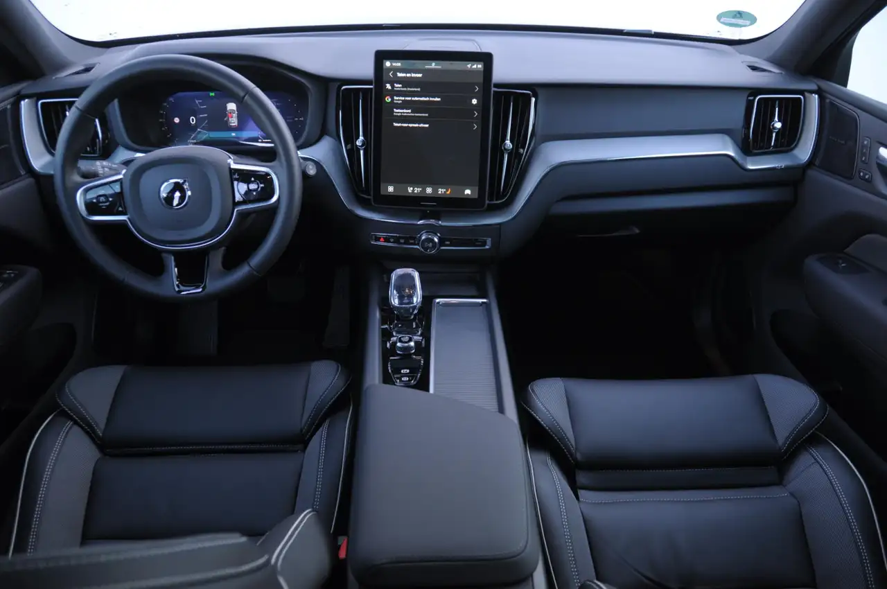 Volvo XC60 2026 — фото 11