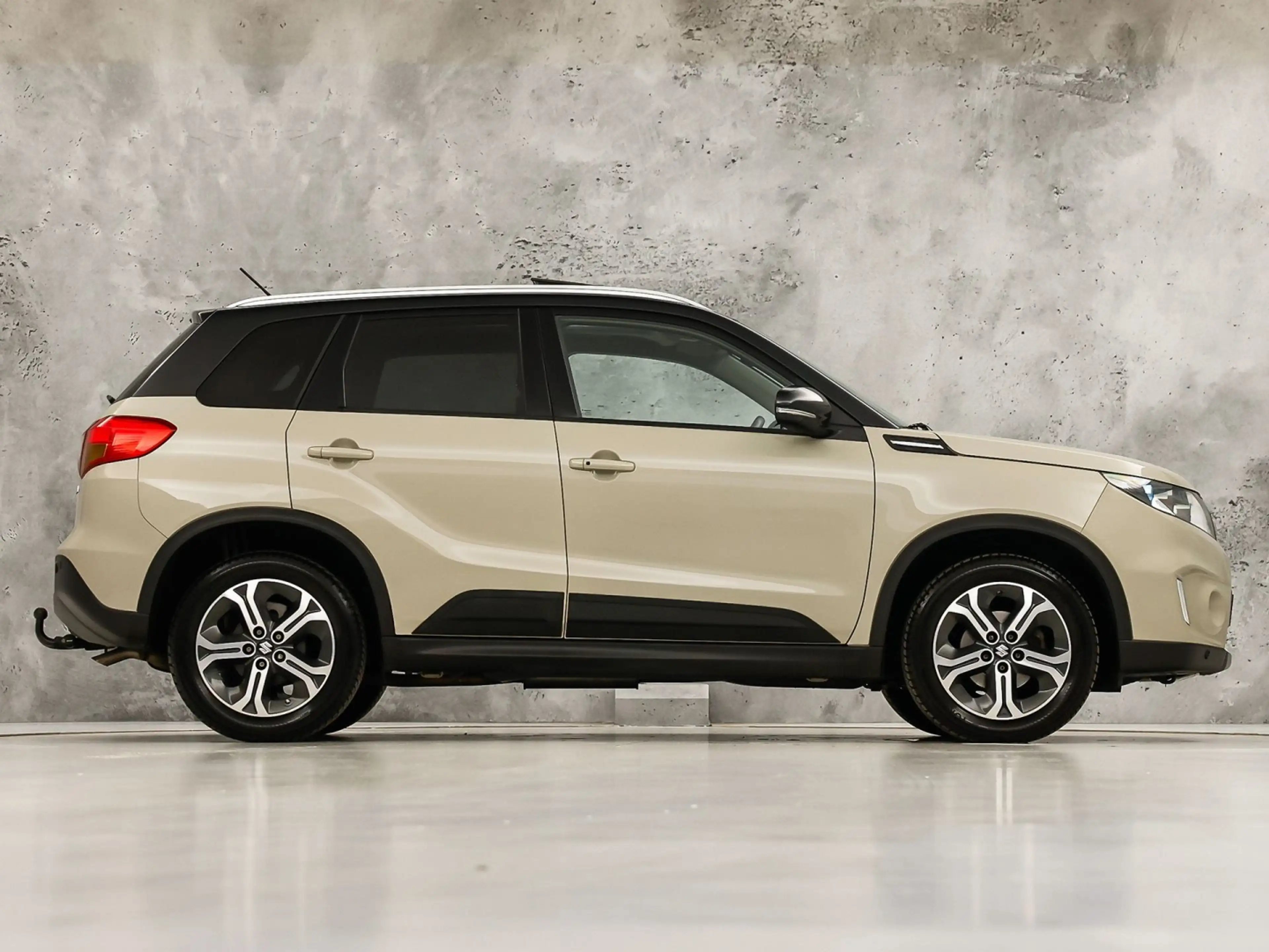 Suzuki Vitara 1.6 High Executive (PANORAMADAK, APPLE CARPLAY, NA — photo 4
