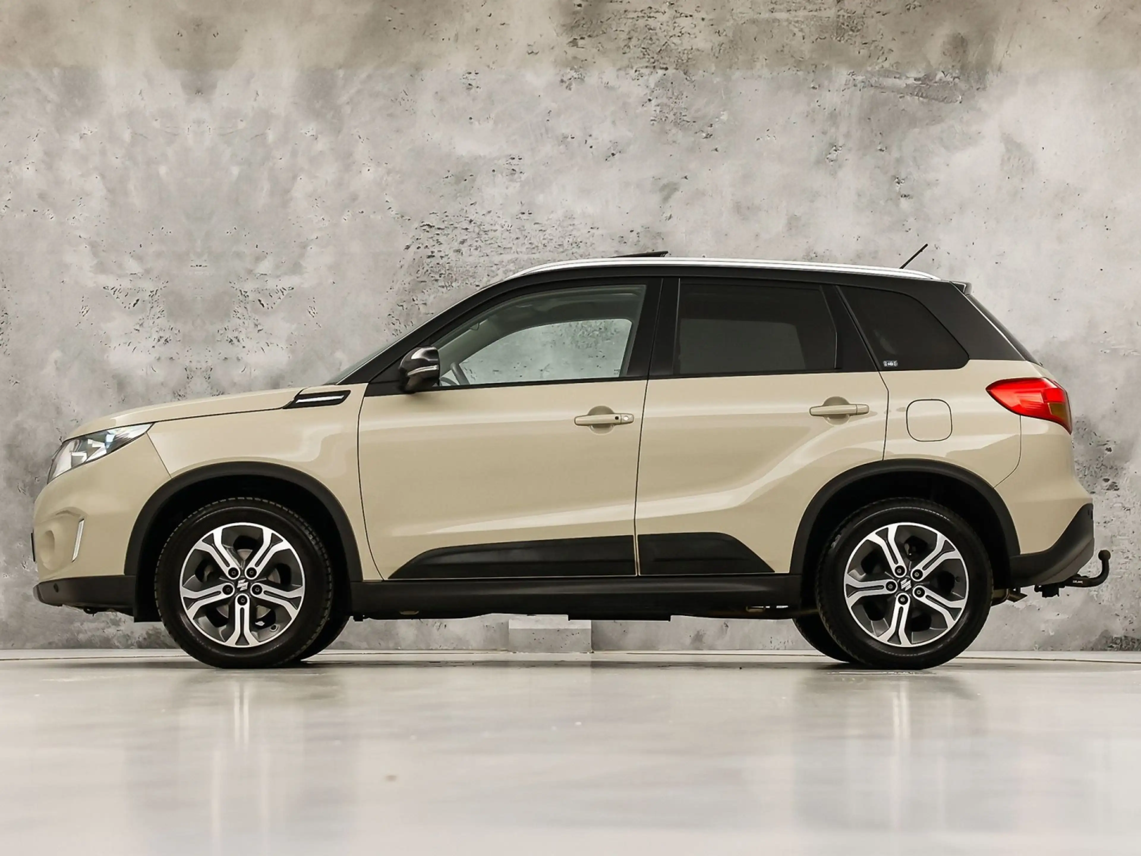 Suzuki Vitara 1.6 High Executive (PANORAMADAK, APPLE CARPLAY, NA — photo 2