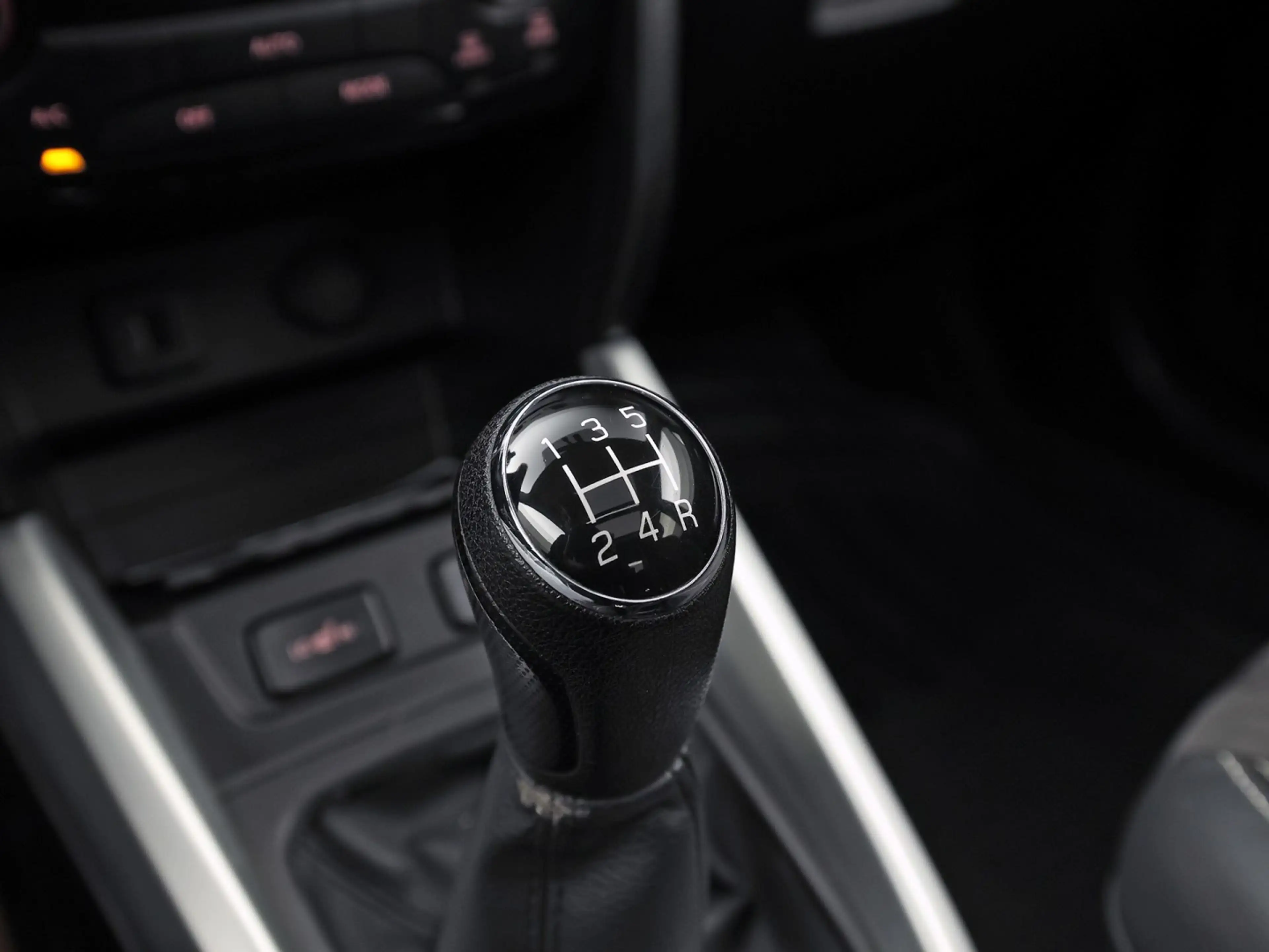 Suzuki Vitara 1.6 High Executive (PANORAMADAK, APPLE CARPLAY, NA — photo 12