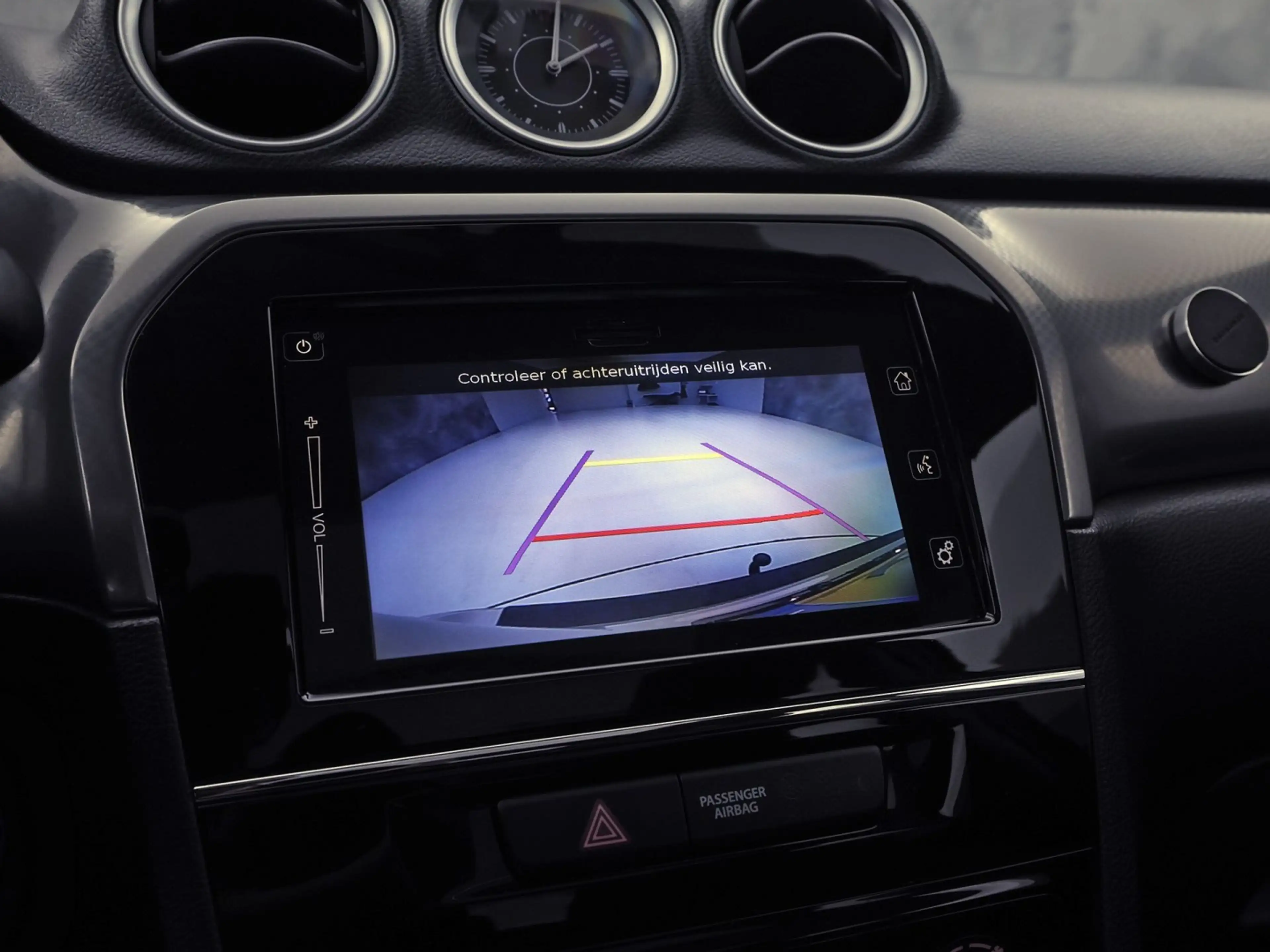 Suzuki Vitara 1.6 High Executive (PANORAMADAK, APPLE CARPLAY, NA — photo 21