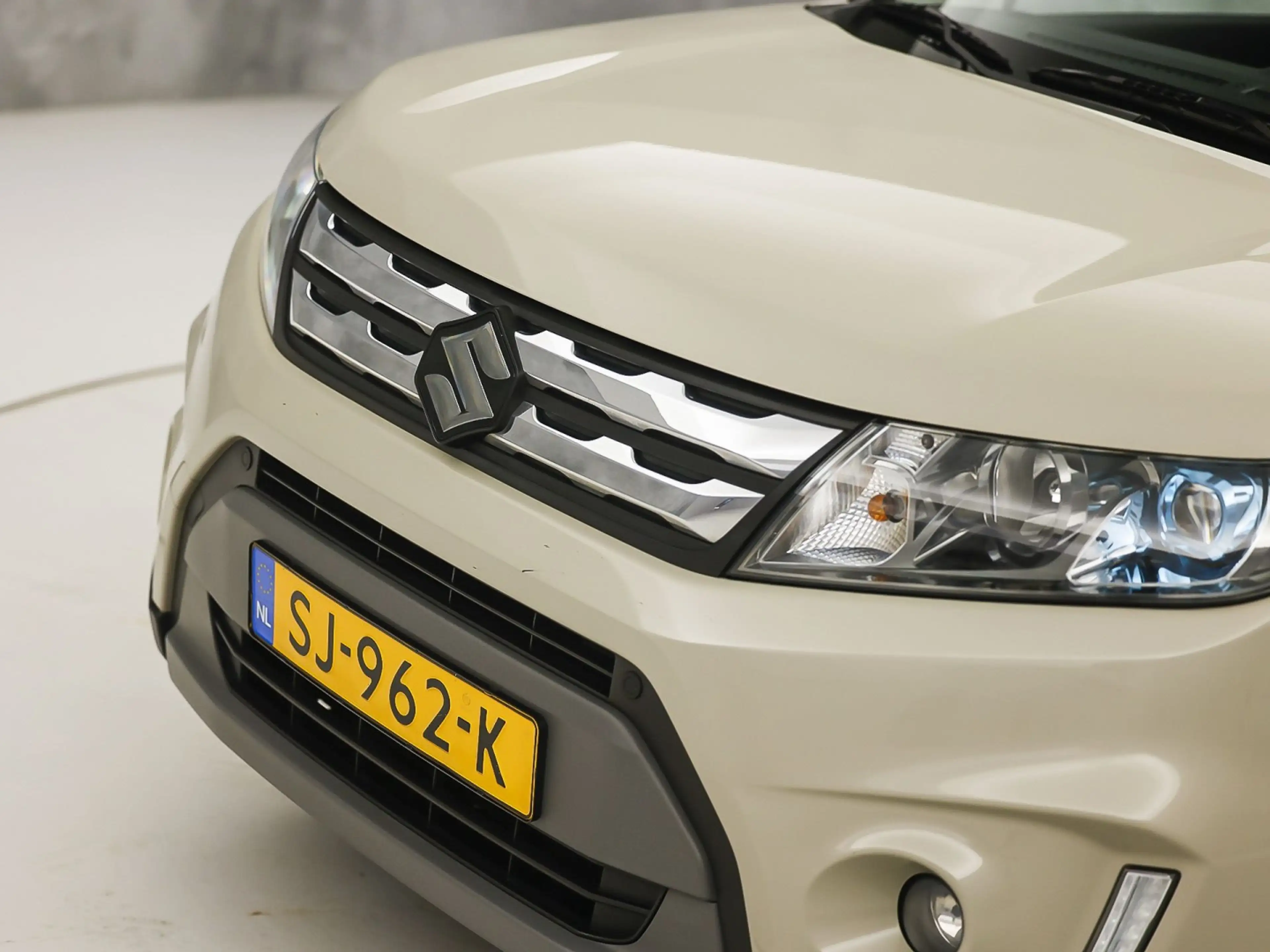 Suzuki Vitara 1.6 High Executive (PANORAMADAK, APPLE CARPLAY, NA — photo 19