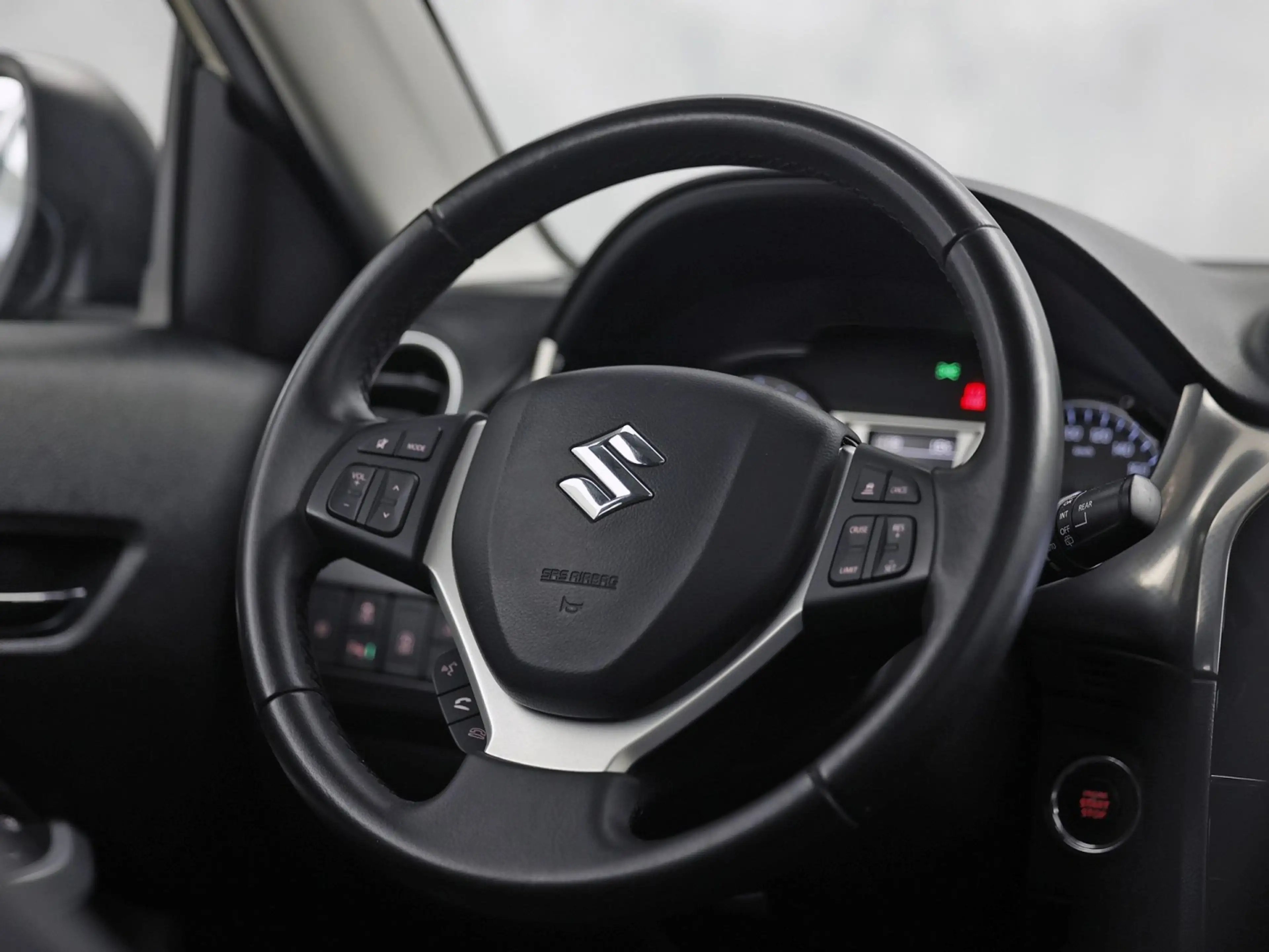 Suzuki Vitara 1.6 High Executive (PANORAMADAK, APPLE CARPLAY, NA — photo 22