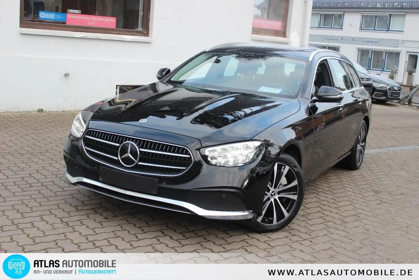 Mercedes-Benz E 300 de 4Matic Mod.2022. AVANTGARDE LED=AMBIENT Schwarz - 1