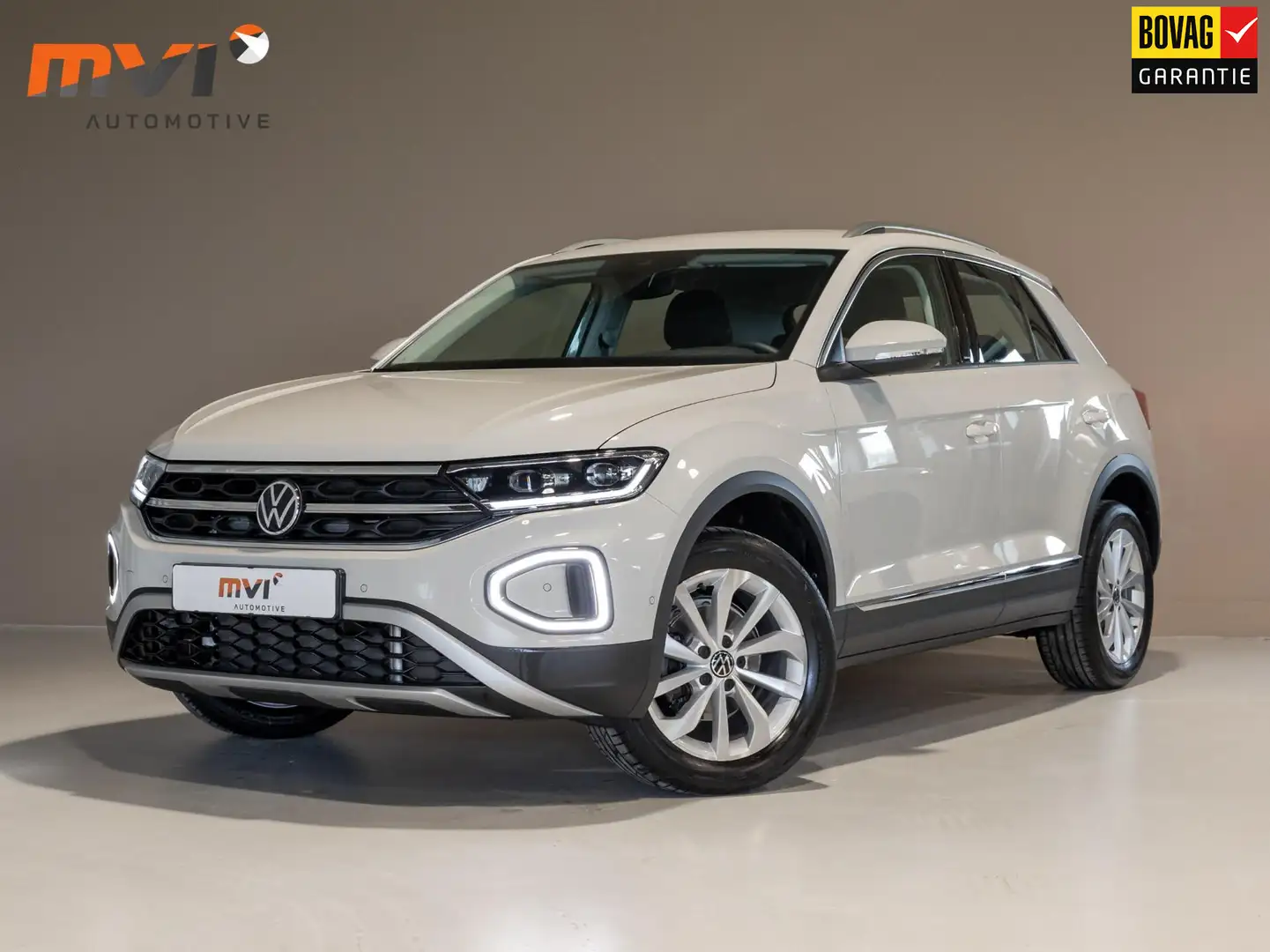 Volkswagen T-Roc 1.5 TSI Life Edition / 150pk / Achteruitrijcamera Beige - 1