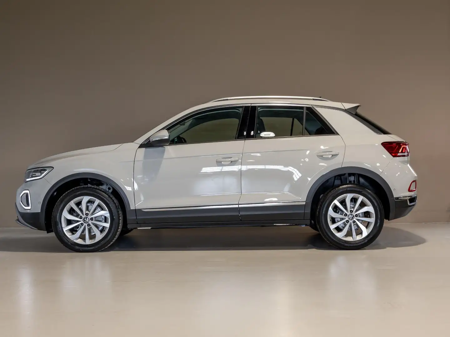 Volkswagen T-Roc 1.5 TSI Life Edition / 150pk / Achteruitrijcamera Beige - 2