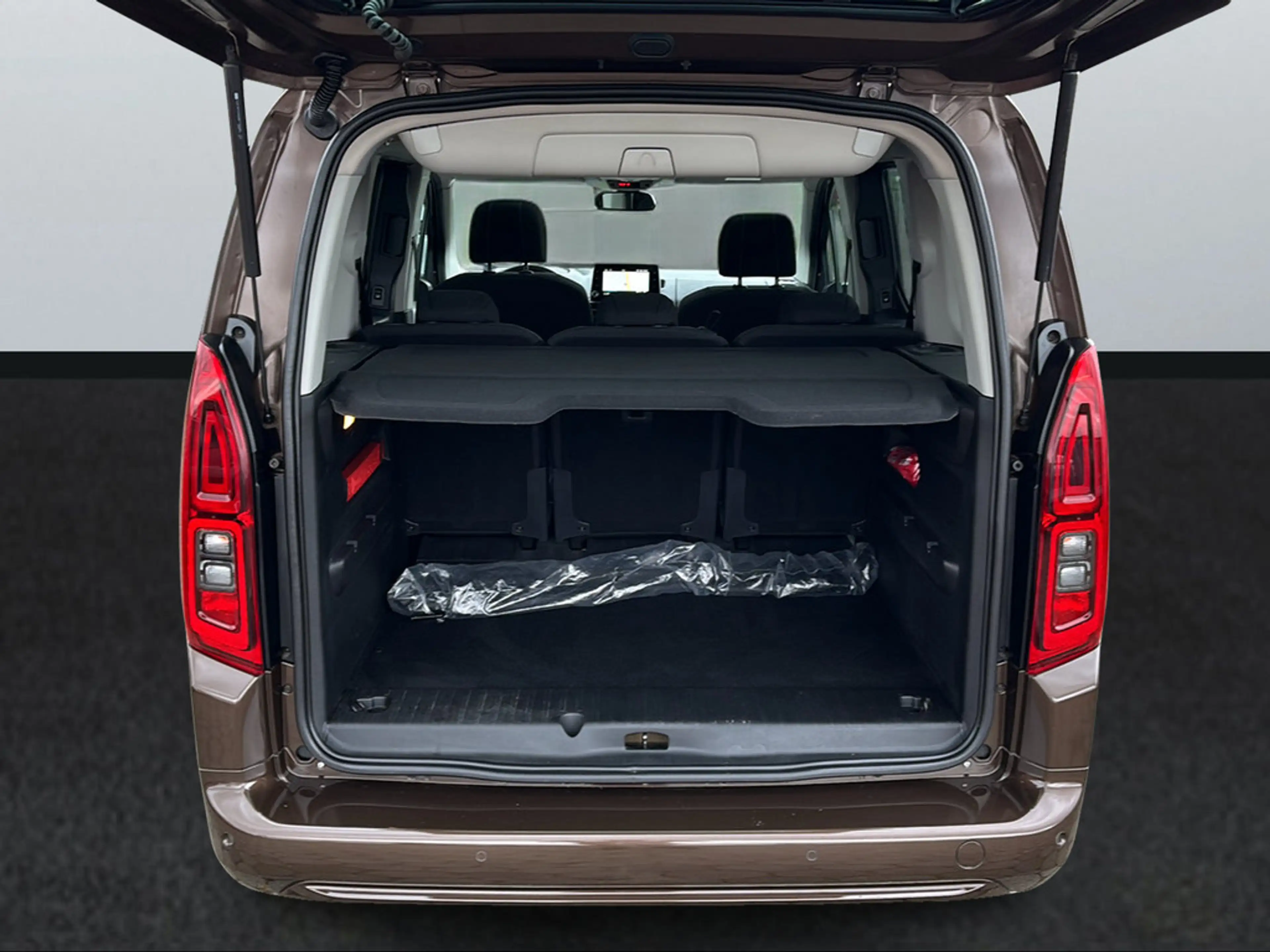 Opel Combo Life E 1.2 Innovation SHZ NAVI HUD PANO — photo 12