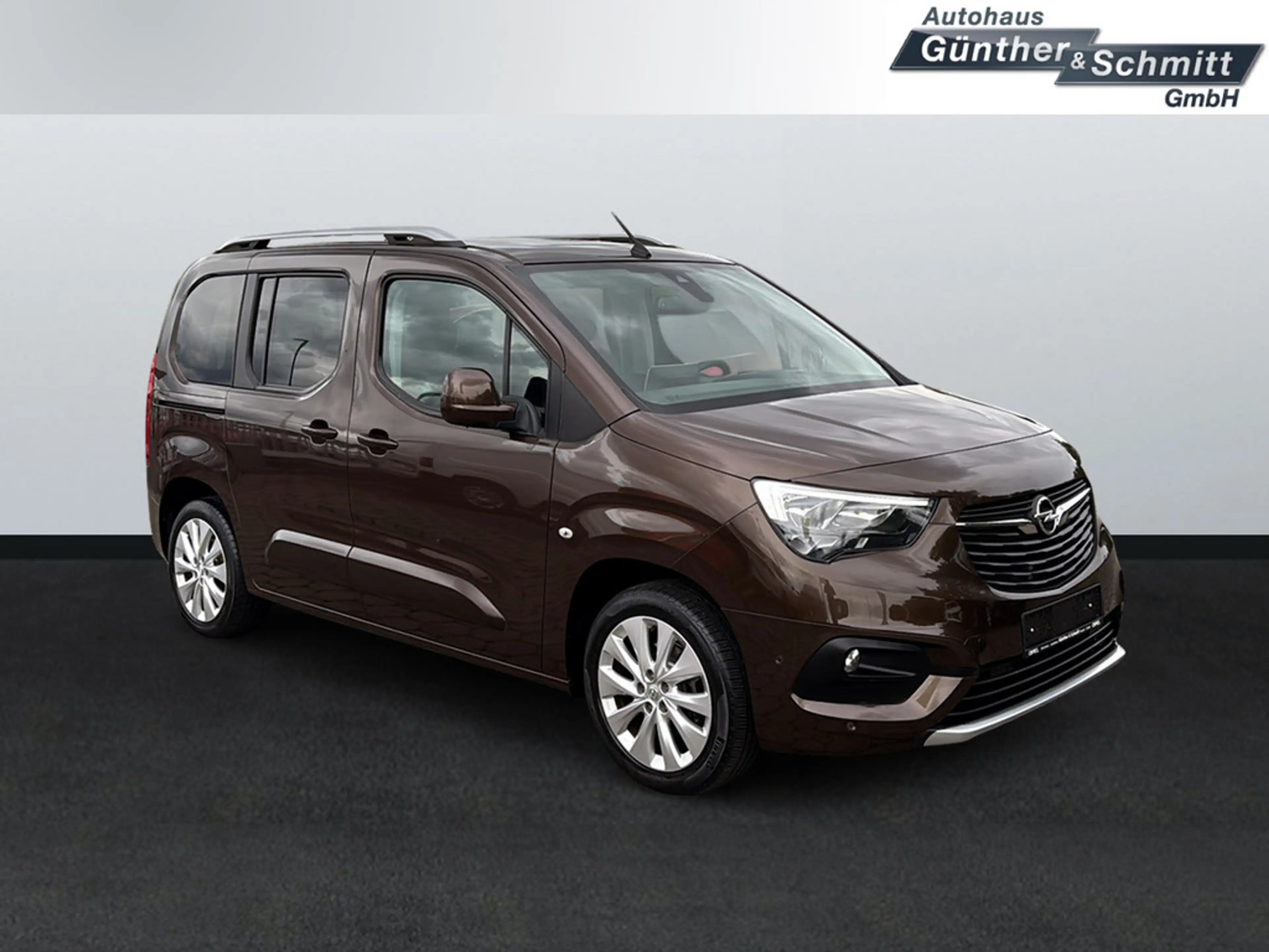Opel Combo Life E 1.2 Innovation SHZ NAVI HUD PANO — photo 15