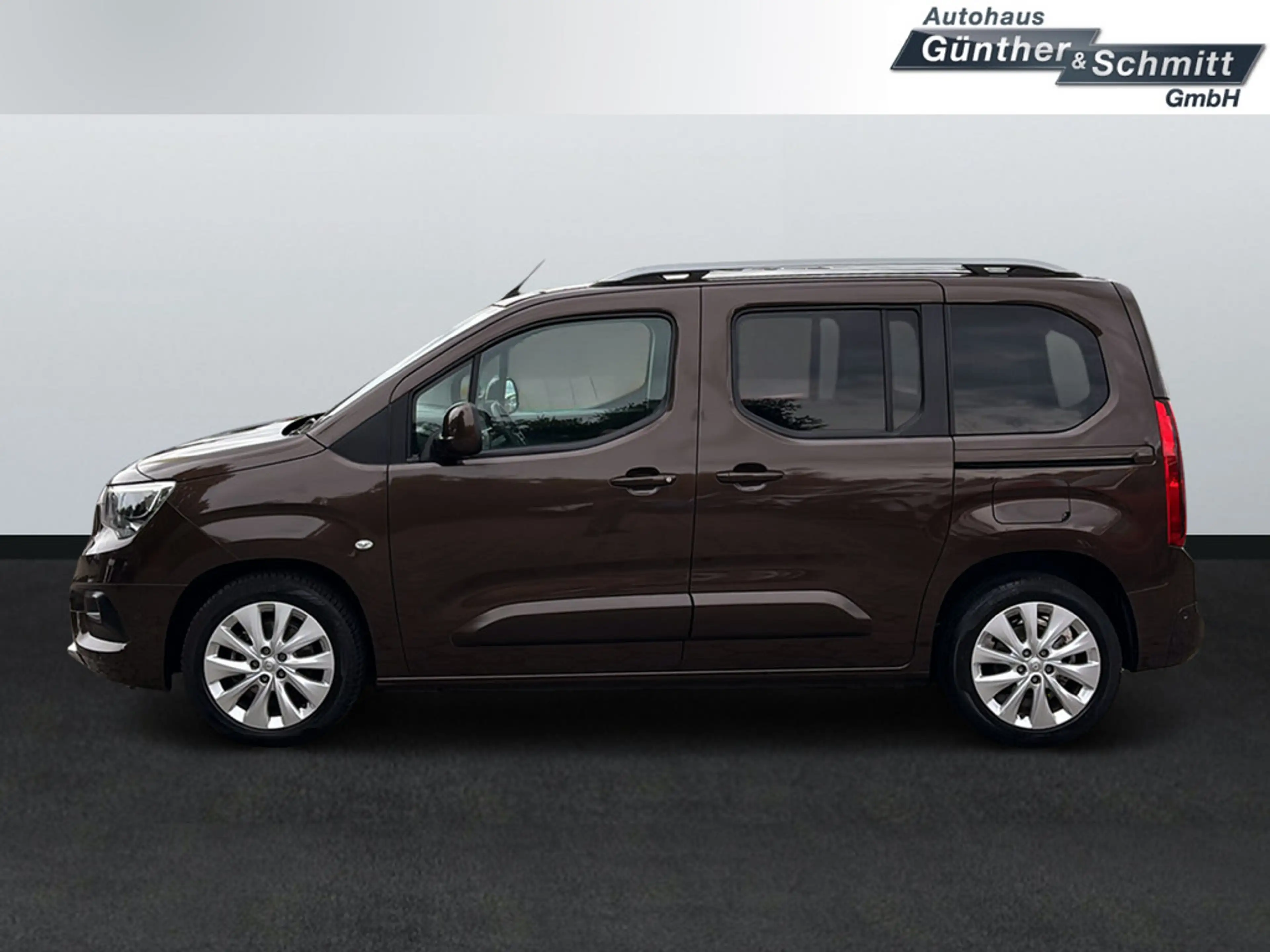 Opel Combo Life E 1.2 Innovation SHZ NAVI HUD PANO — photo 9