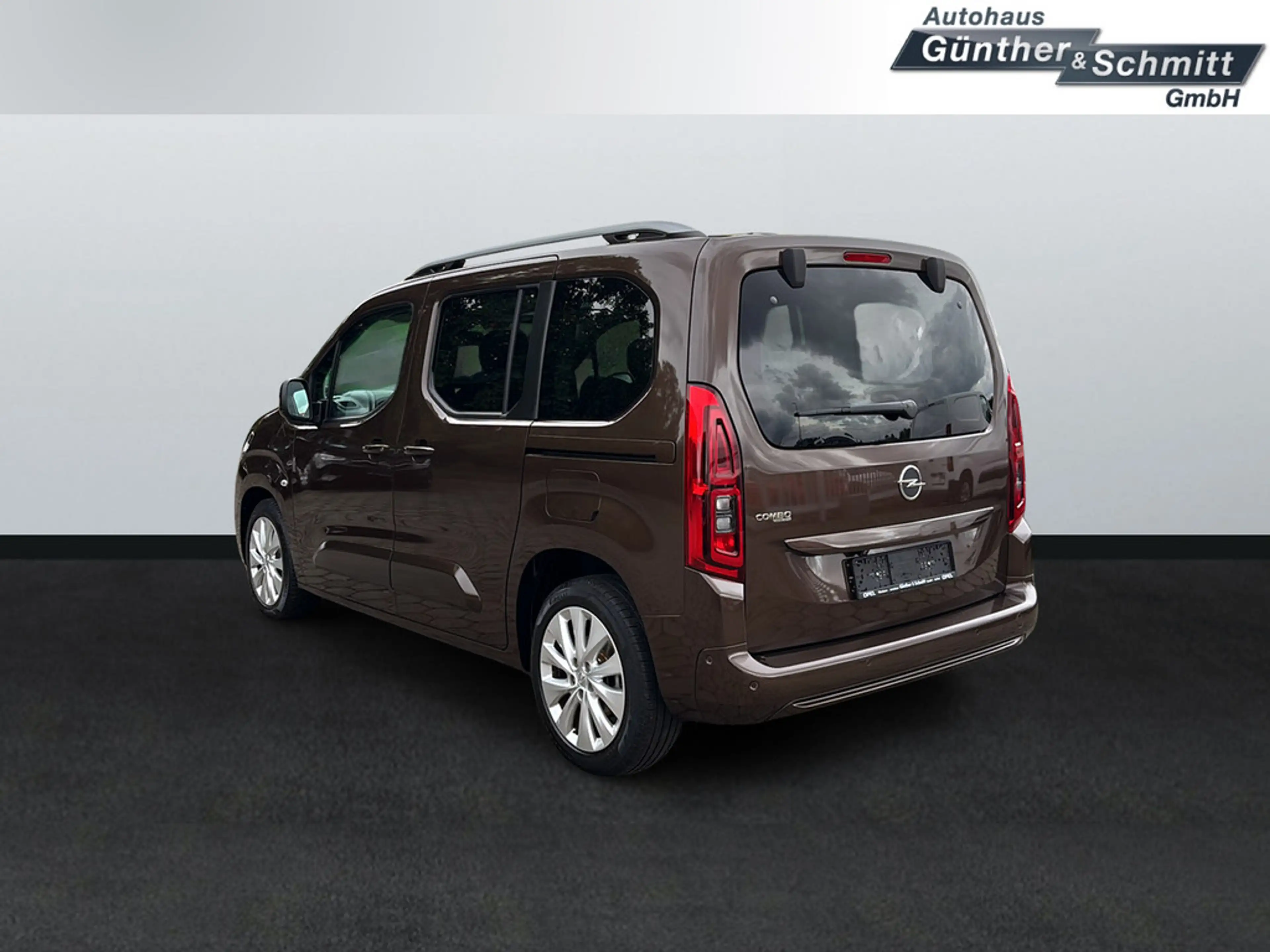 Opel Combo Life E 1.2 Innovation SHZ NAVI HUD PANO — photo 10