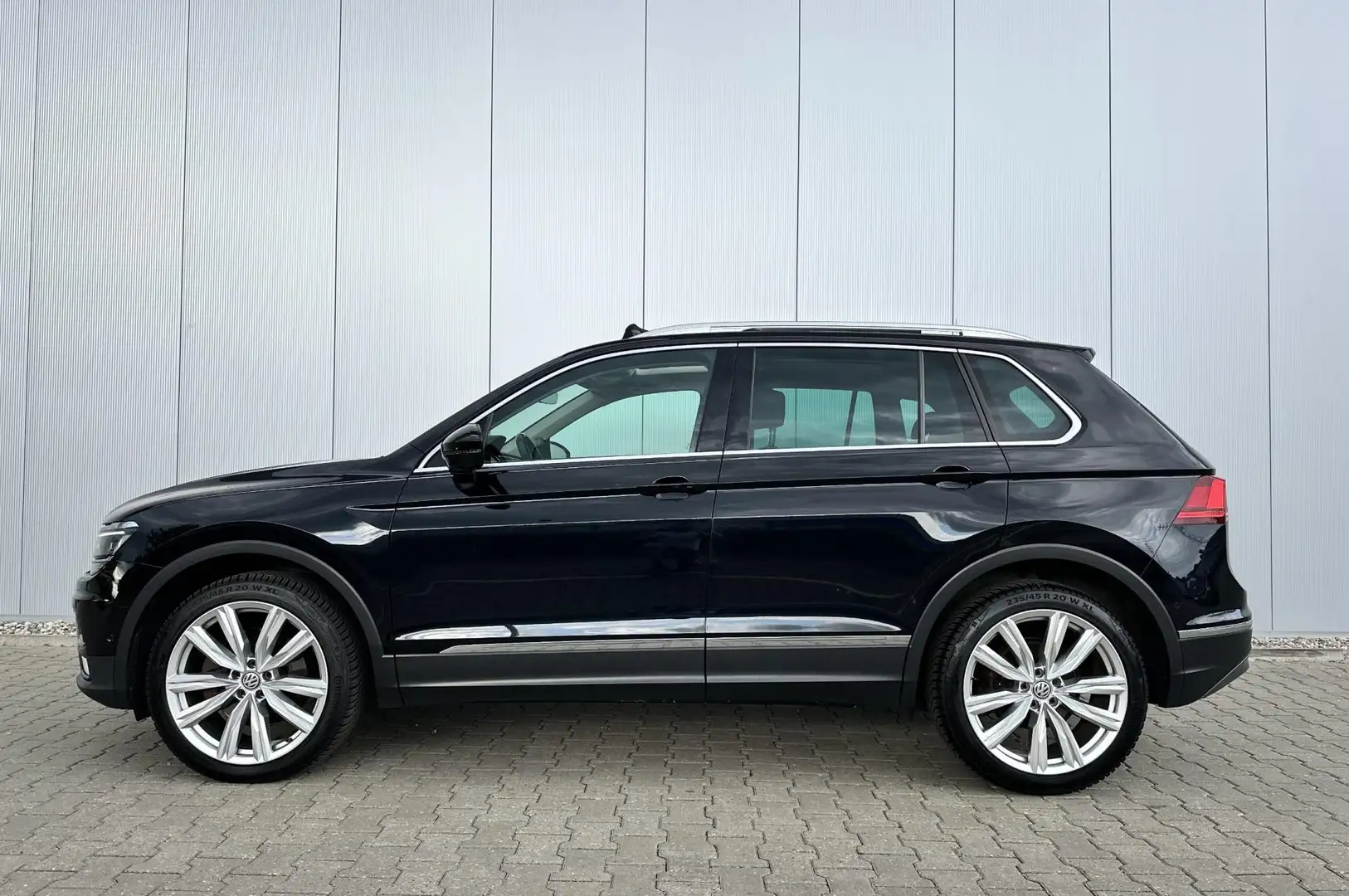 Volkswagen Tiguan 2.0 TSI 180PK 4Motion Highline | PANO | MEMORY | L Zwart - 2