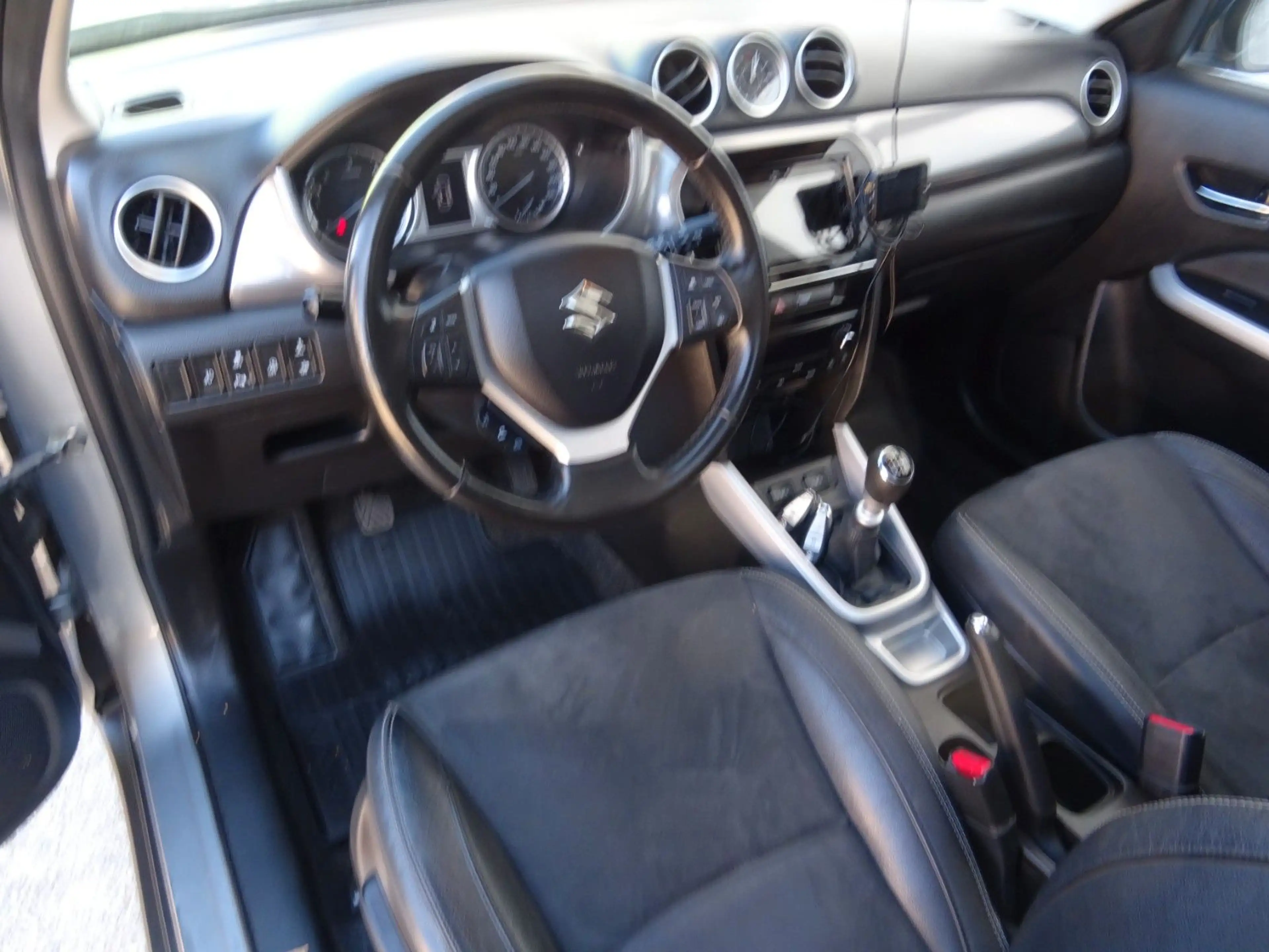 Suzuki Vitara 1.6 DDiS Comfort — photo 14