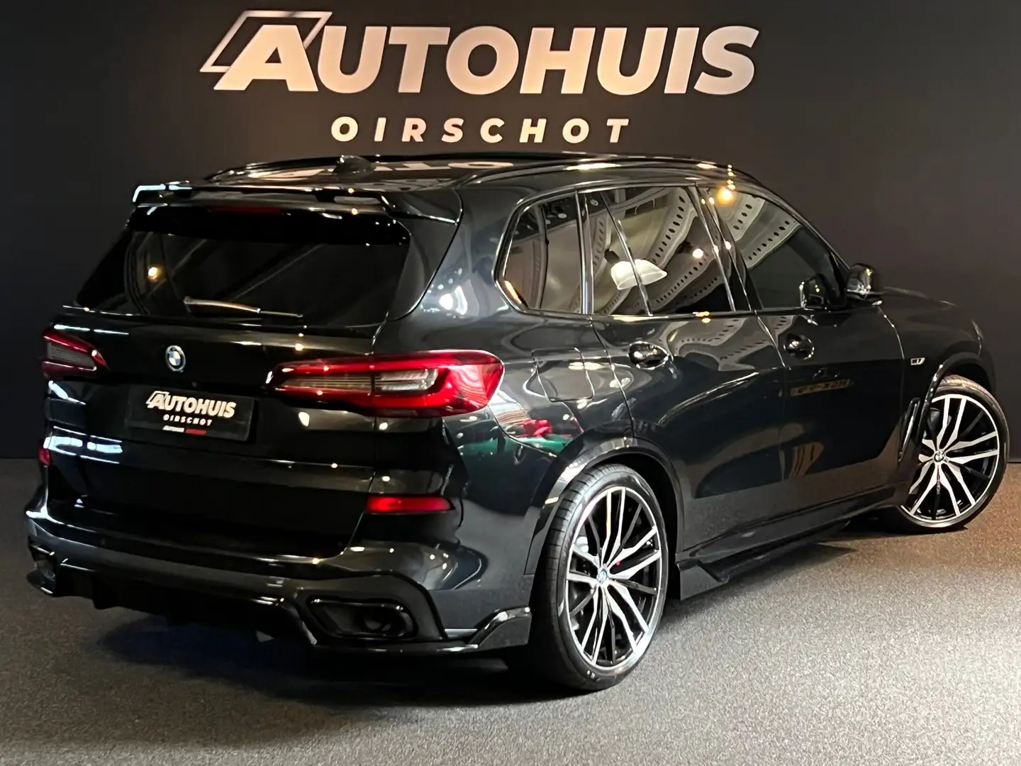 BMW X5 XDrive45e High Executive Edition M Pano/ Laser/ 22 Zwart - 2