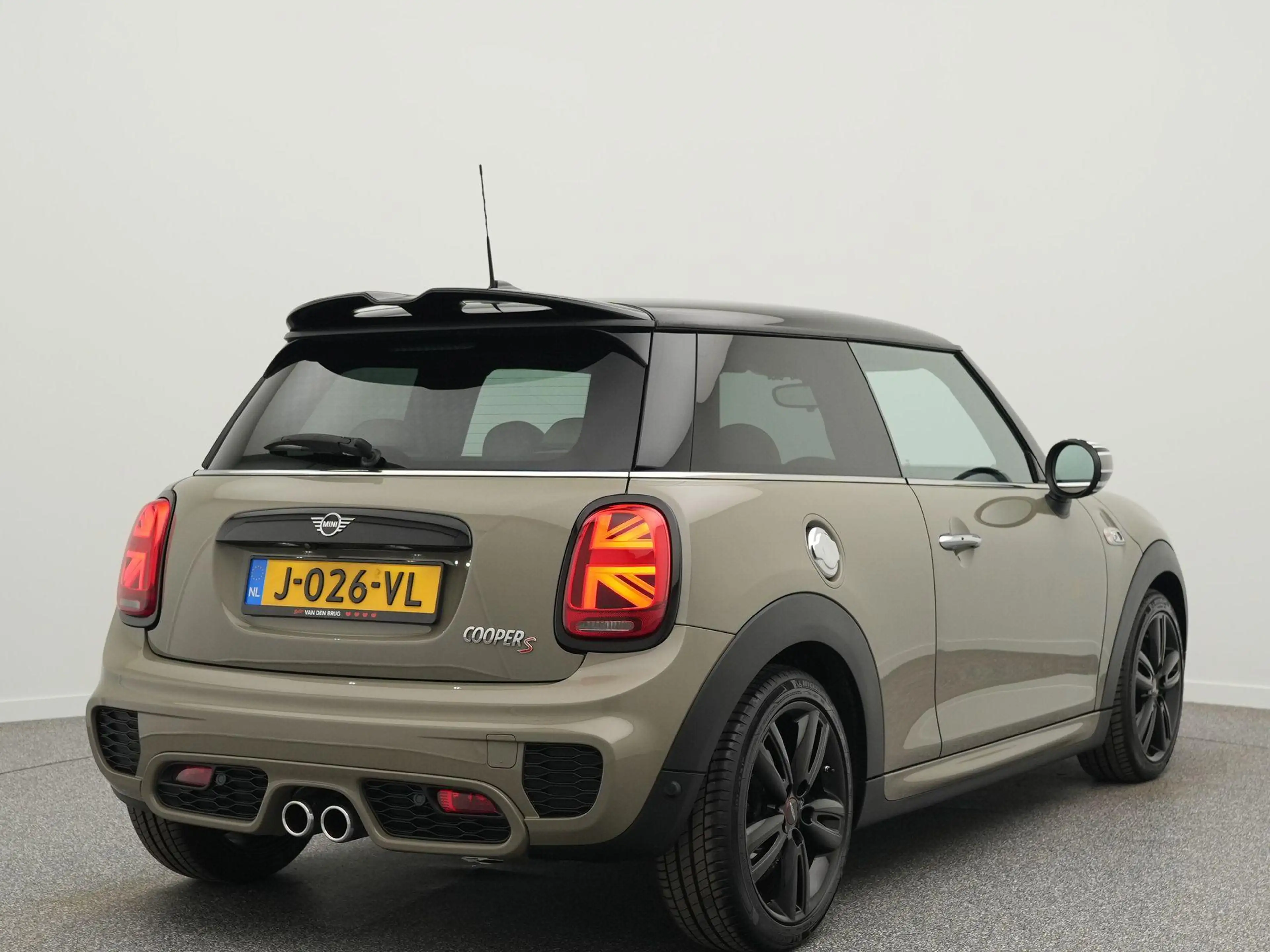 MINI Cooper S 3-Deurs 2.0 Knightsbridge Edition 192 PK Automaat — photo 2