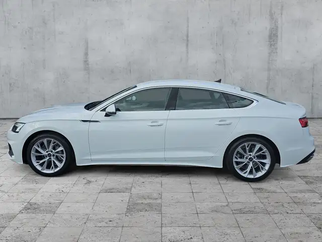 Audi A5 view 4
