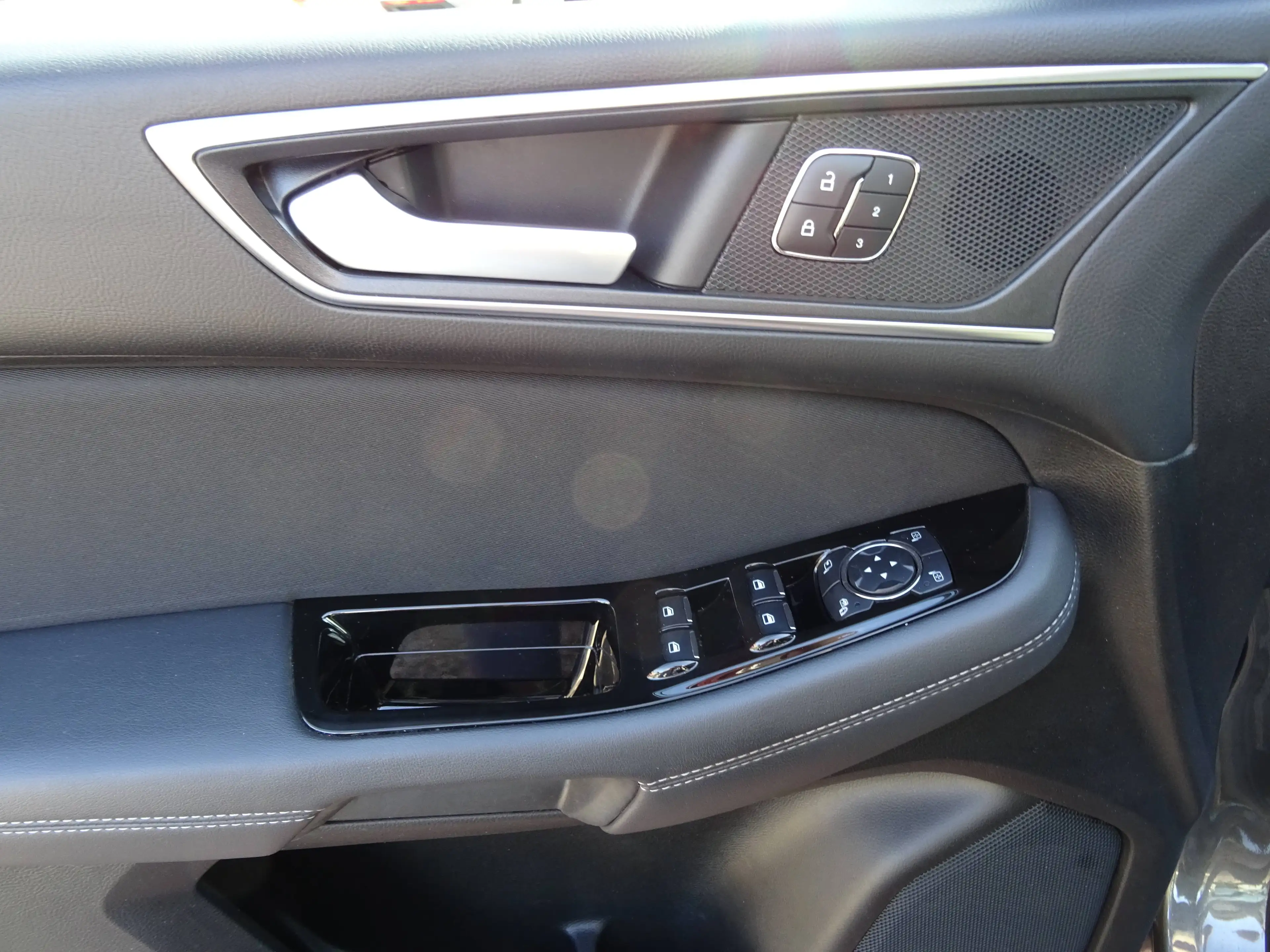 Ford Galaxy Galaxy Titanium aus 1. Hand — photo 8