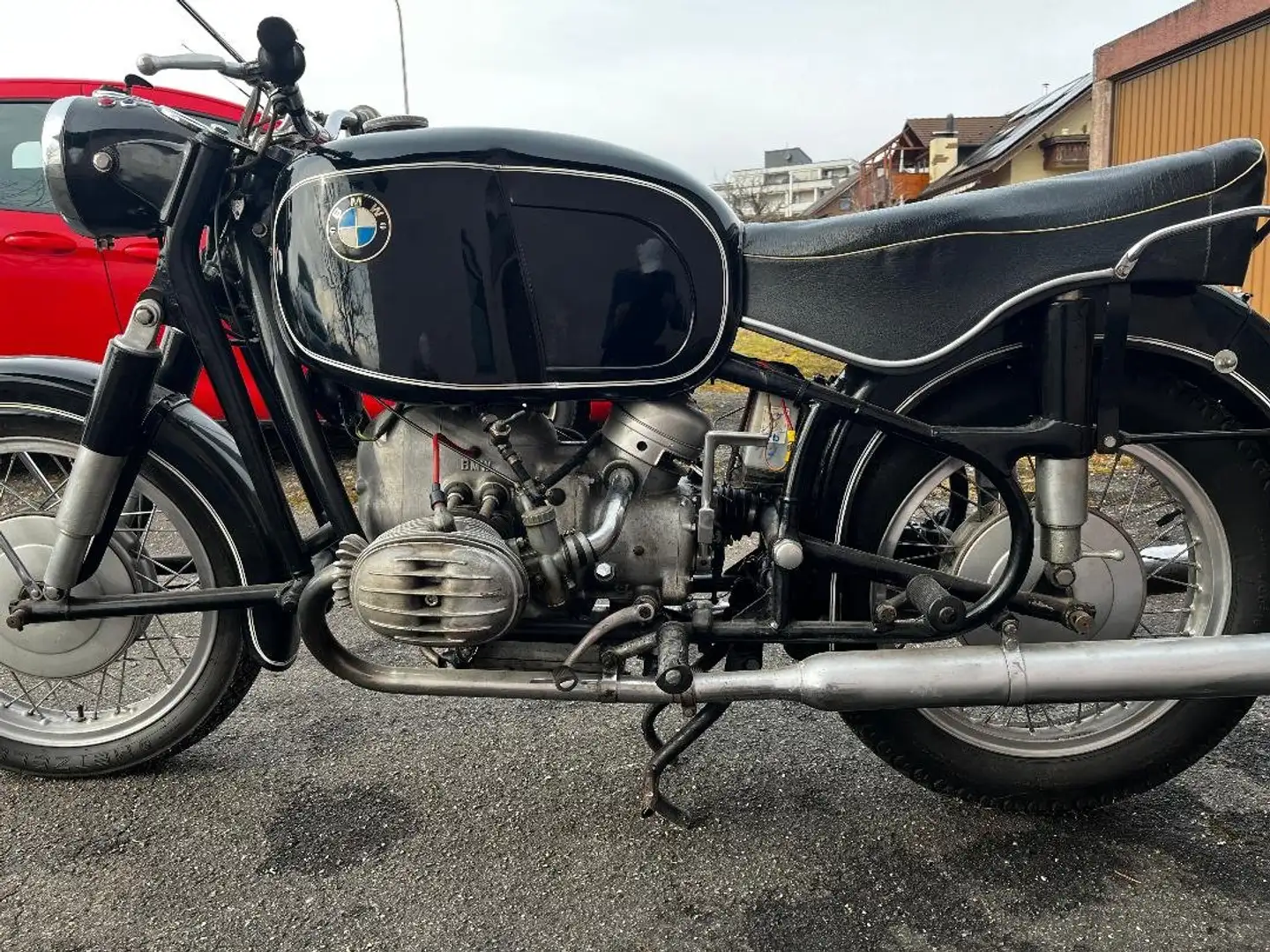 BMW R 50 mit 38L Hoske Tank und Schorsch Maier Bank Schwarz - 1