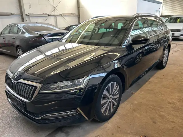 Skoda Superb iV Sytle *AHK*KAM*KESSY*ACC*VIRT*SHZ*MEM*