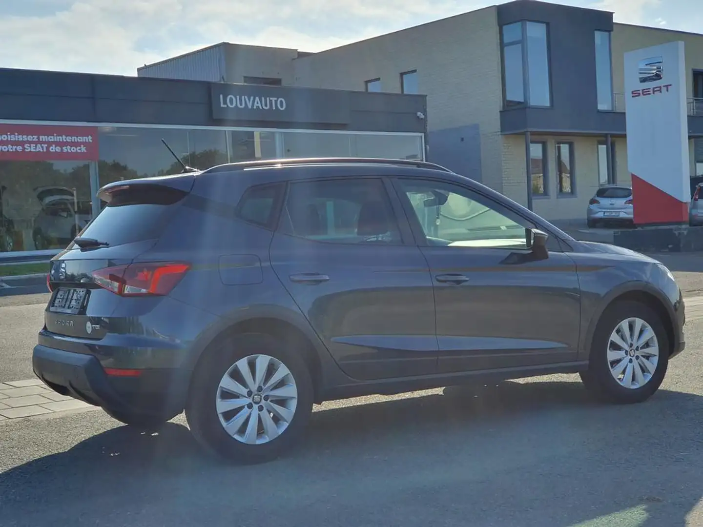 SEAT Arona Move! 1.0 66KW 90CH Essence/CNG Gris - 2