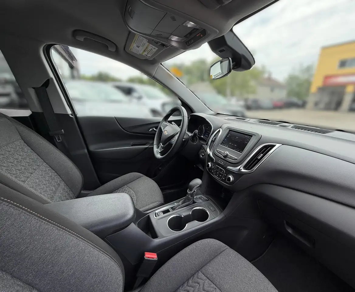 Chevrolet Equinox photo Chevrolet Equinox