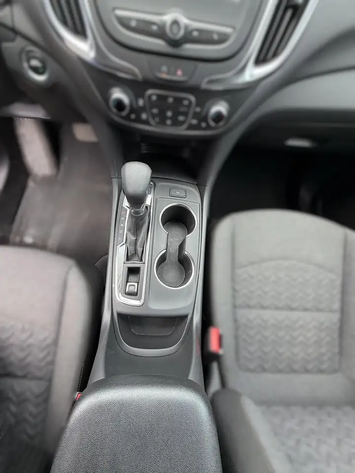 Chevrolet Equinox photo Chevrolet Equinox