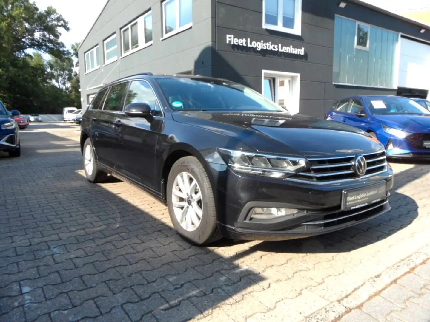 Volkswagen Passat Variant 2.0 TDI DSG Business Nav/AHK/Kam. Schwarz - 2