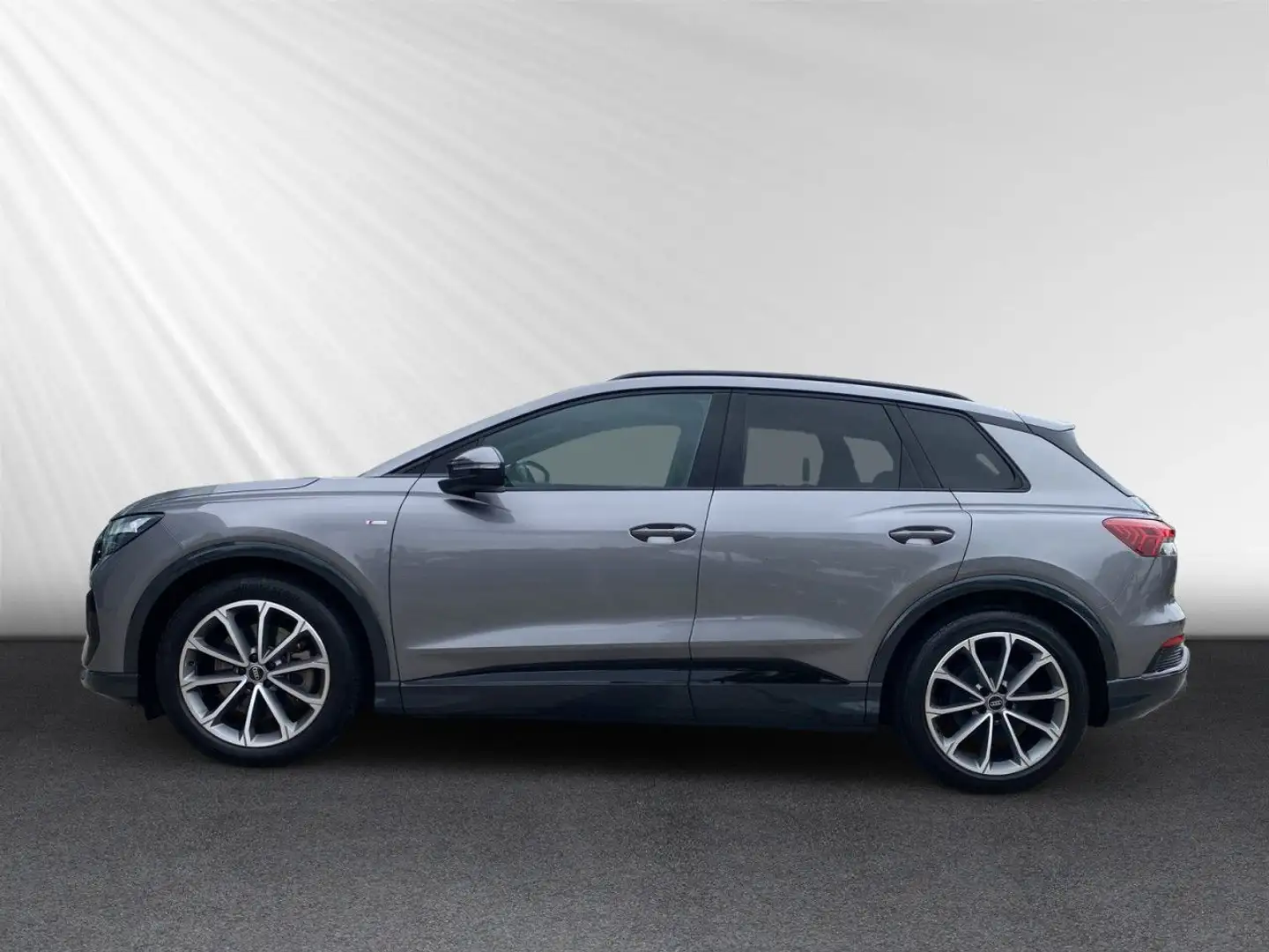 Audi Q4 e-tron 40 150 kW AHK ACC LED HUD R-Kam. Navi Szürke - 2