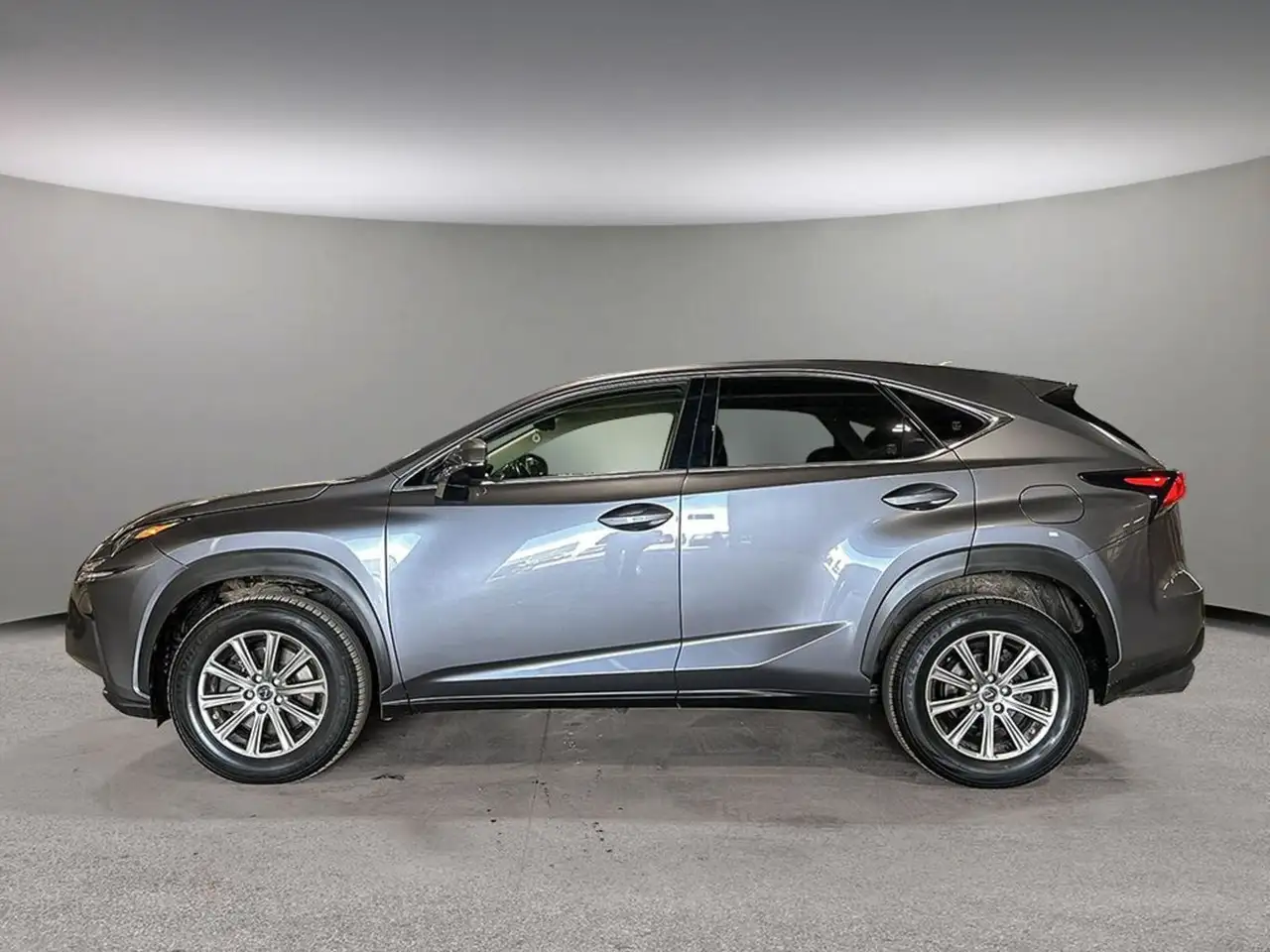 Lexus NX снимка Lexus NX