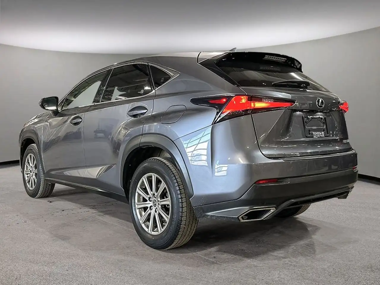 Lexus NX снимка Lexus NX