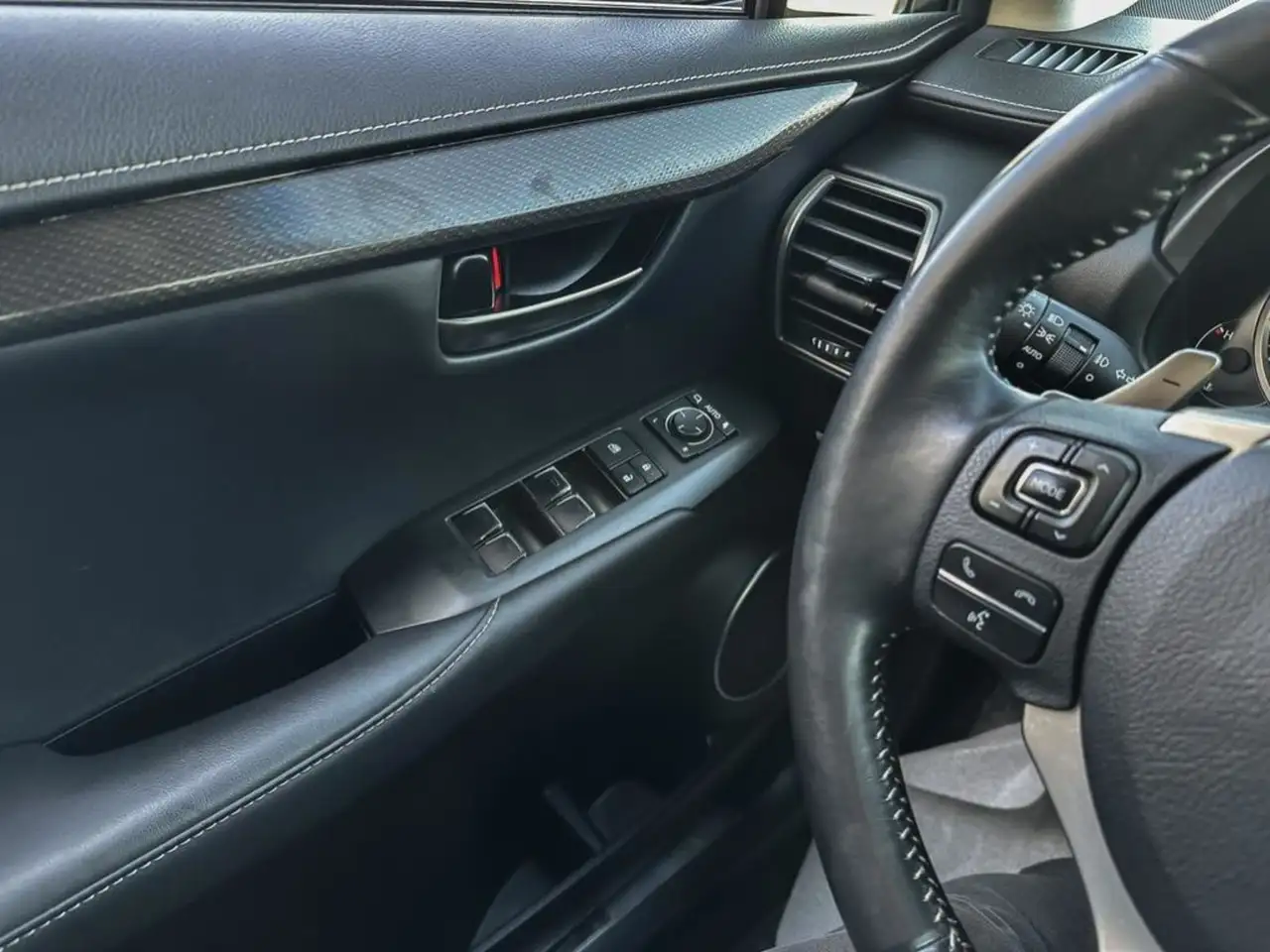 Lexus NX снимка Lexus NX