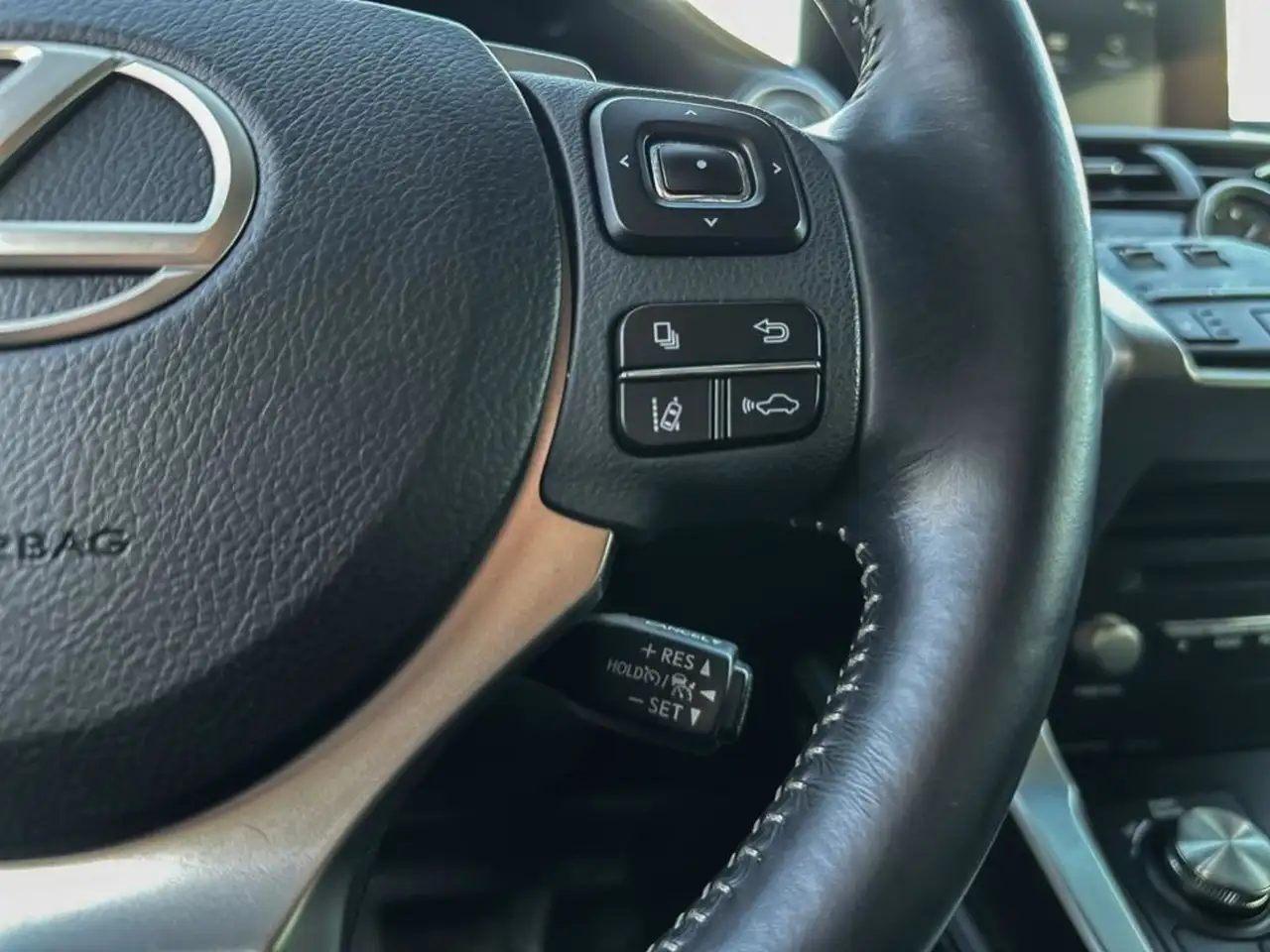 Lexus NX снимка Lexus NX