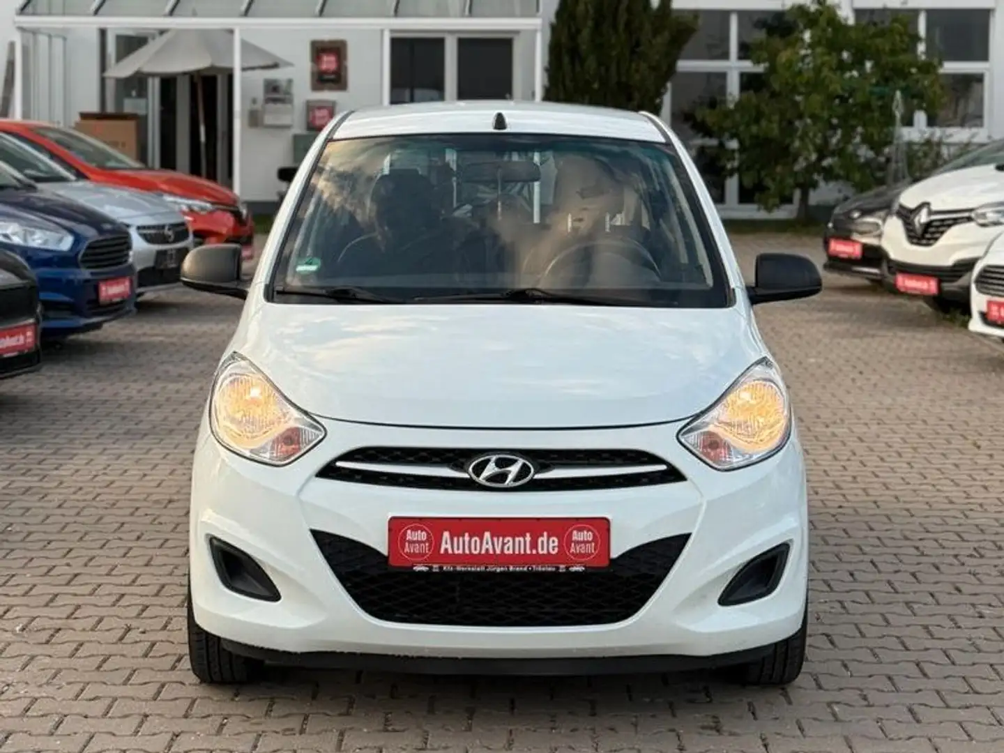 Hyundai i10 1.1 Classic Weiß - 2