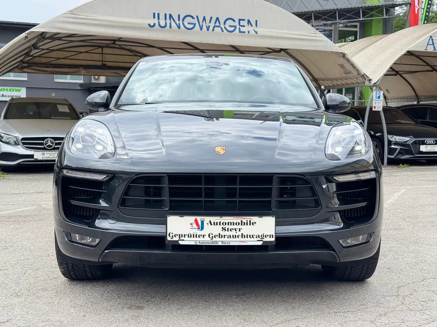 Porsche Macan GTS Sport+Navi+Apple CarPlay+Kamera+Alcantara+AHK Grau - 2