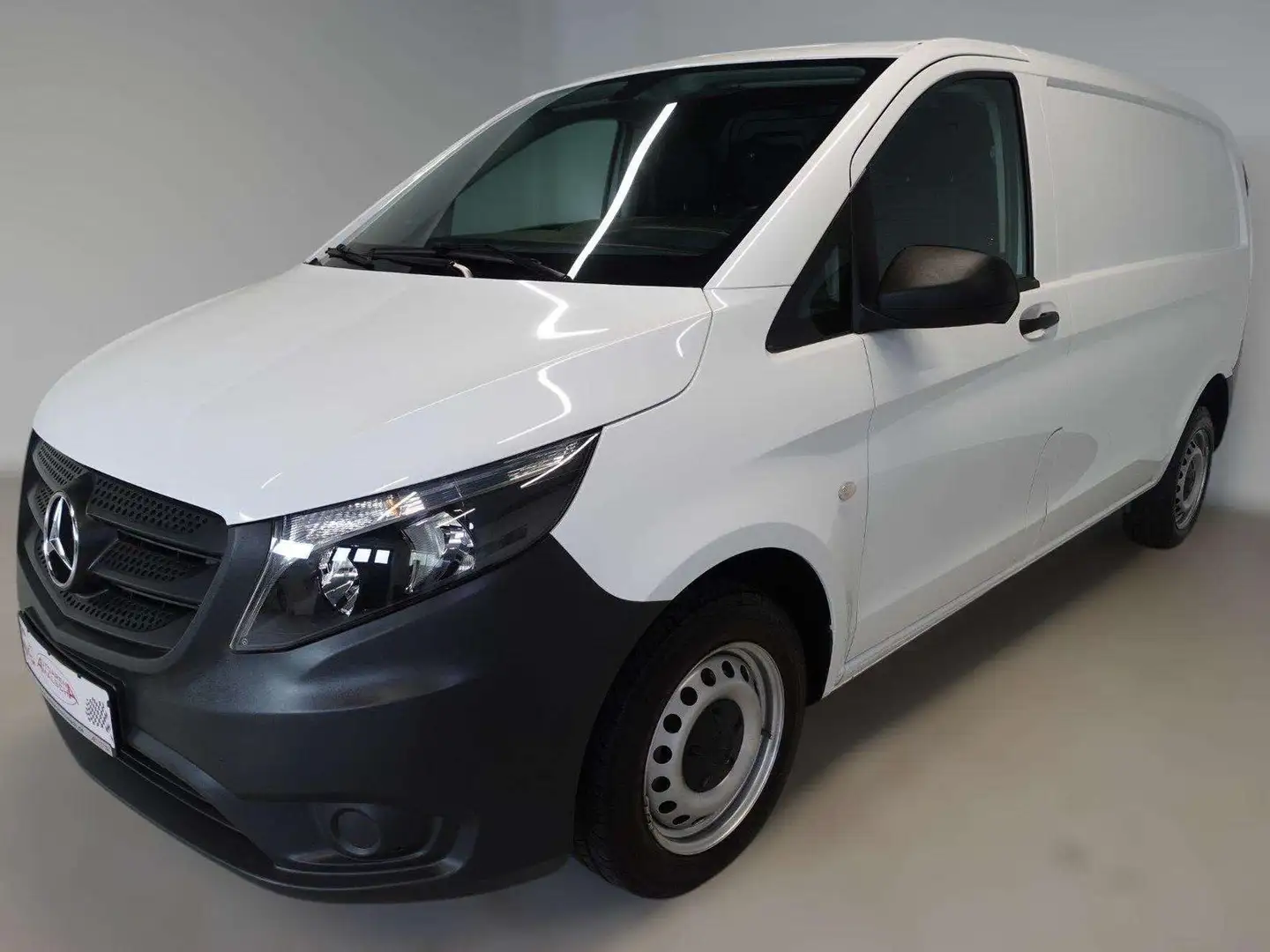 Mercedes-Benz Vito 111 CDI Klima AHK 1.Hand Scheckheft Weiß - 2