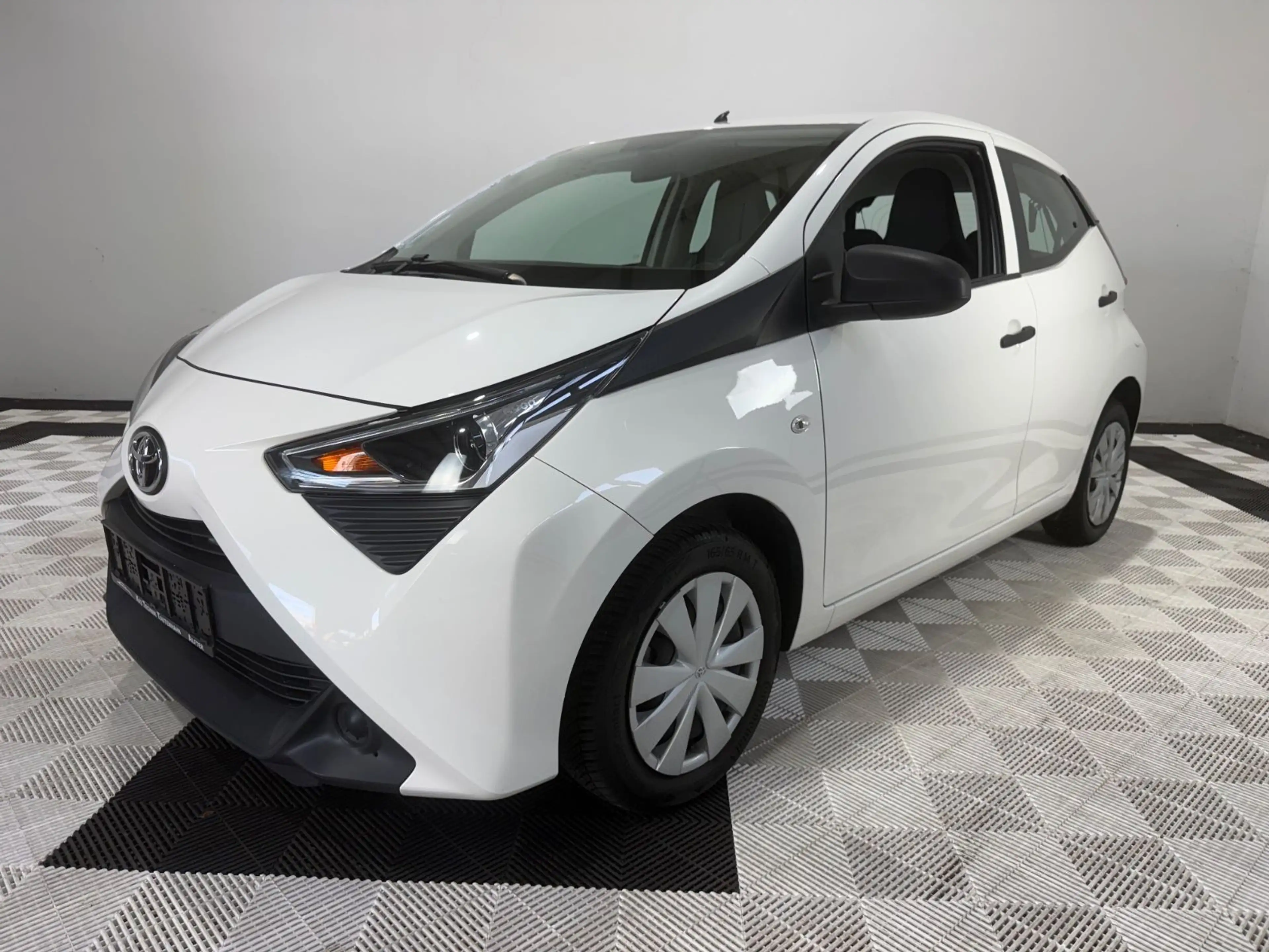 Toyota Aygo 1,0-l-VVT-i x-business°Klima°