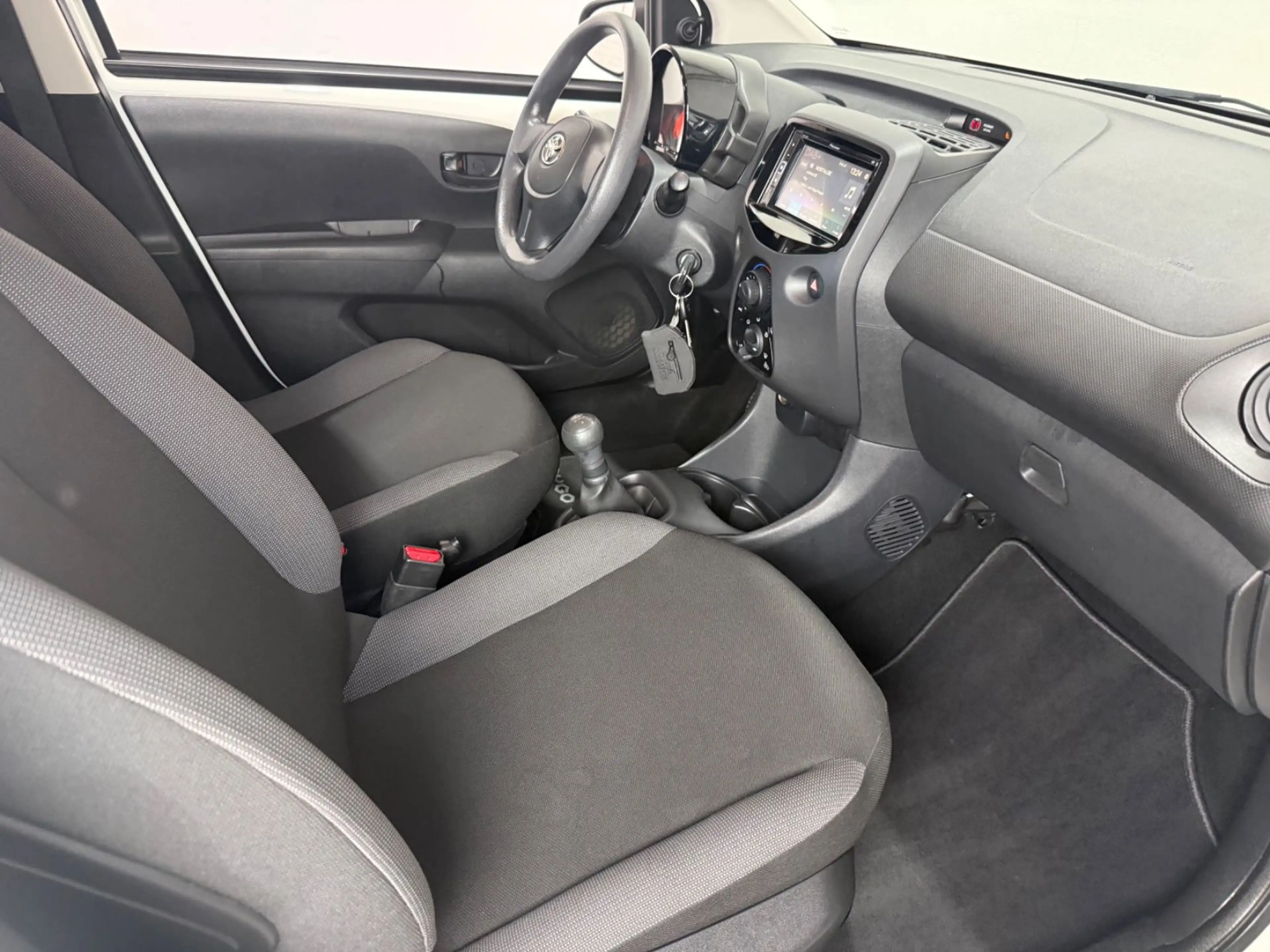 Toyota Aygo 1,0-l-VVT-i x-business°Klima° — photo 10