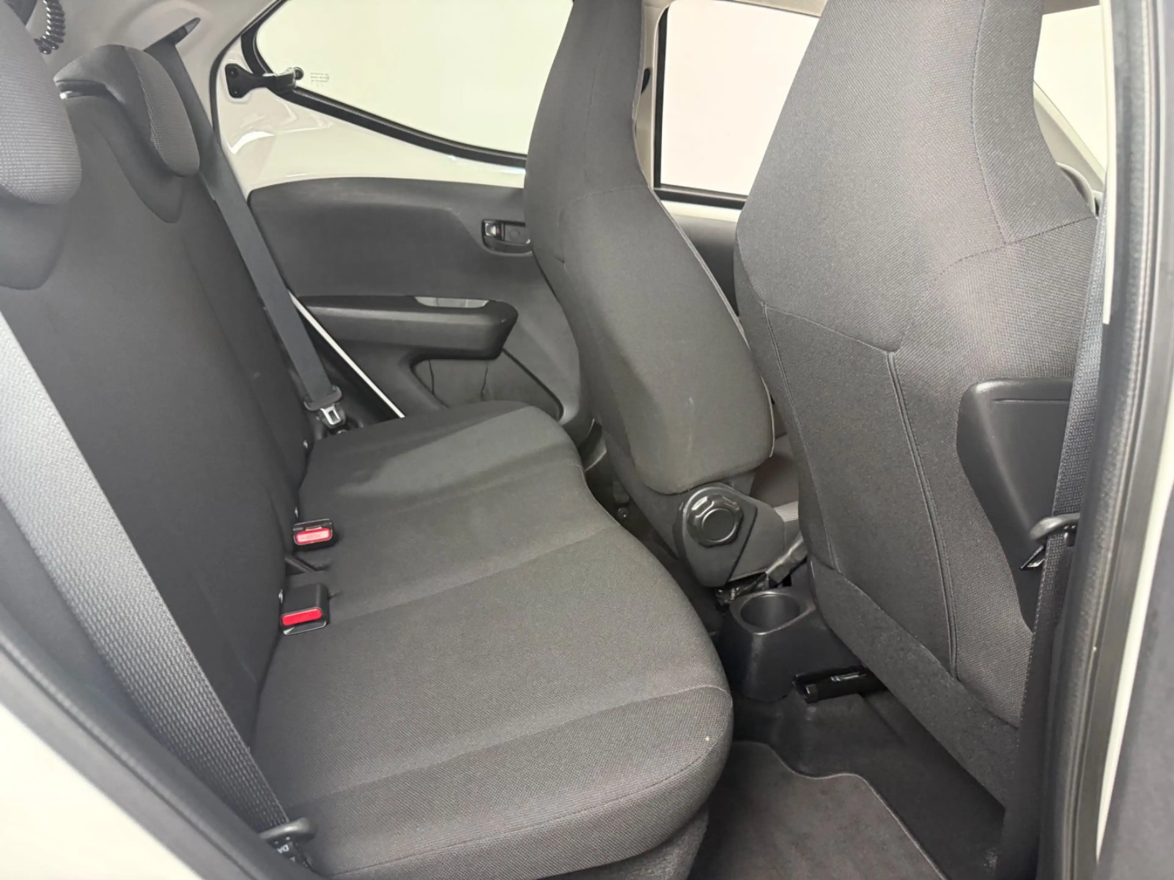 Toyota Aygo 1,0-l-VVT-i x-business°Klima° — photo 7