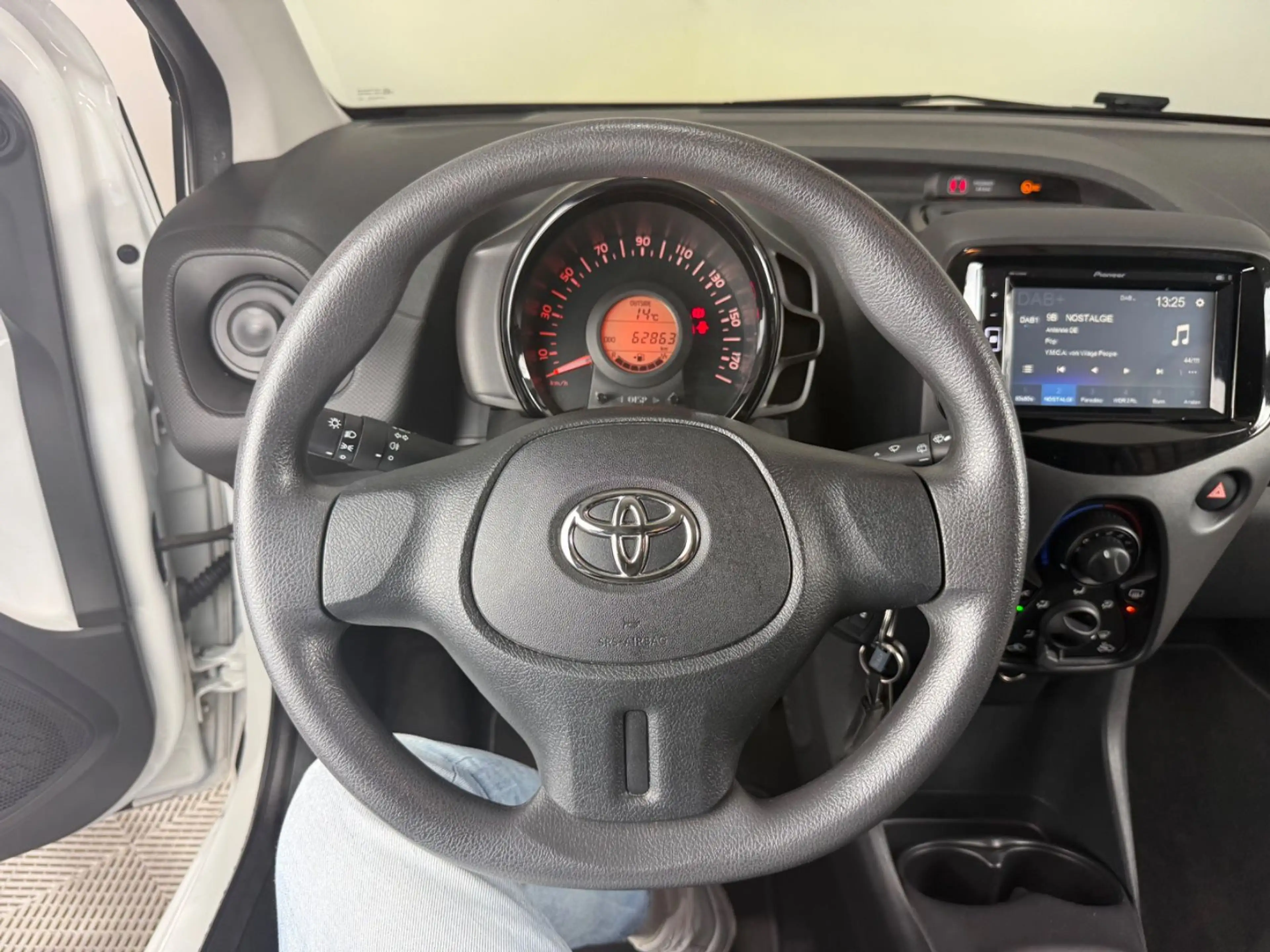 Toyota Aygo 1,0-l-VVT-i x-business°Klima° — photo 15