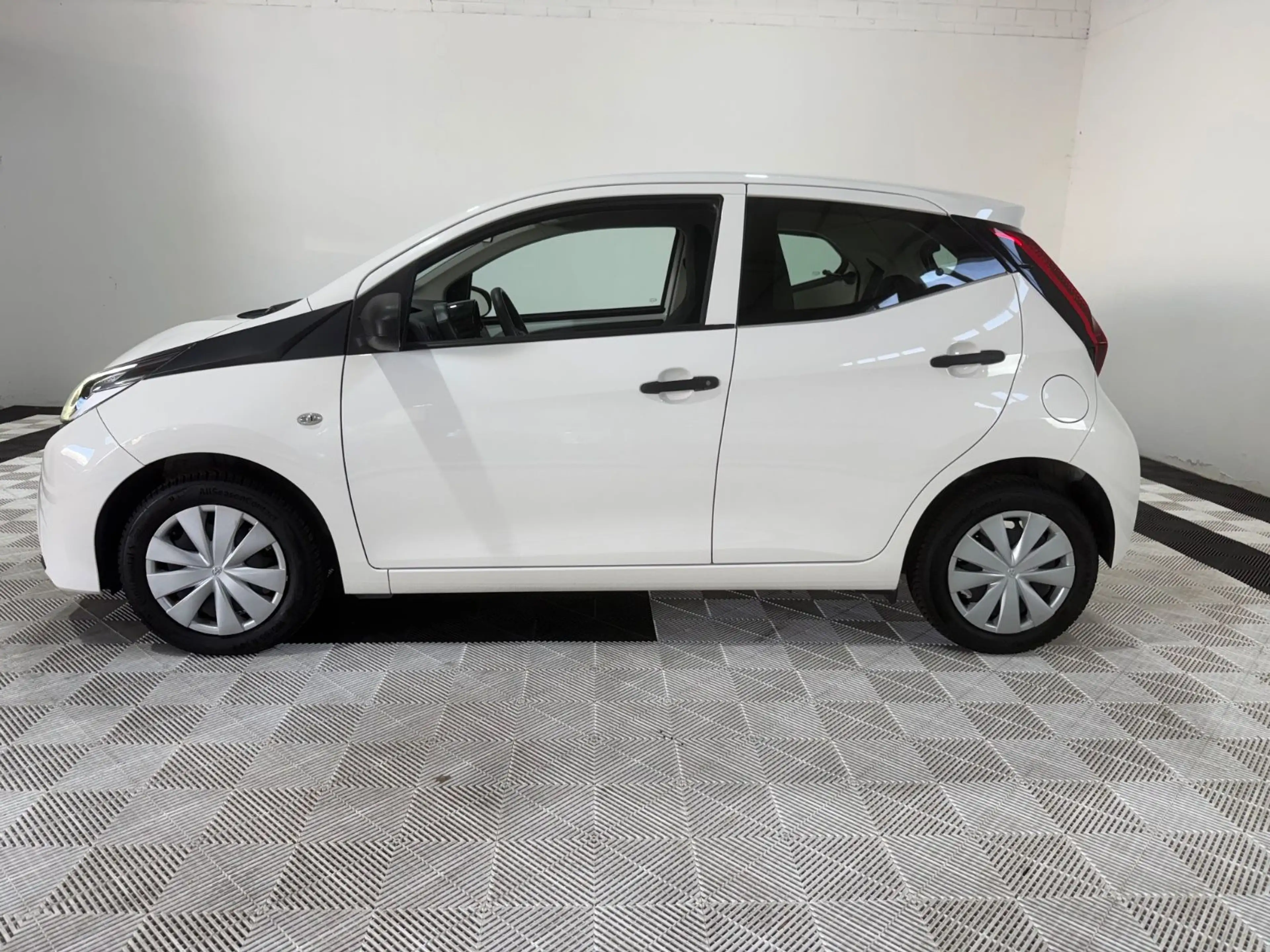 Toyota Aygo 1,0-l-VVT-i x-business°Klima° — photo 4