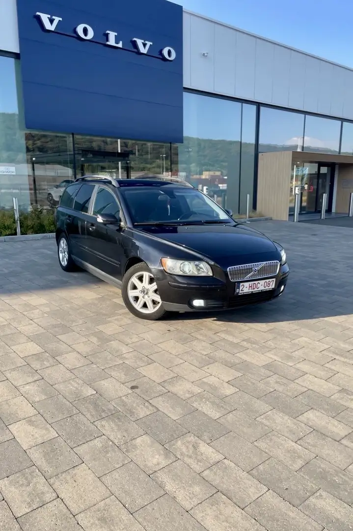 Volvo V50 2.4i 20v Momentum Geartronic - 1