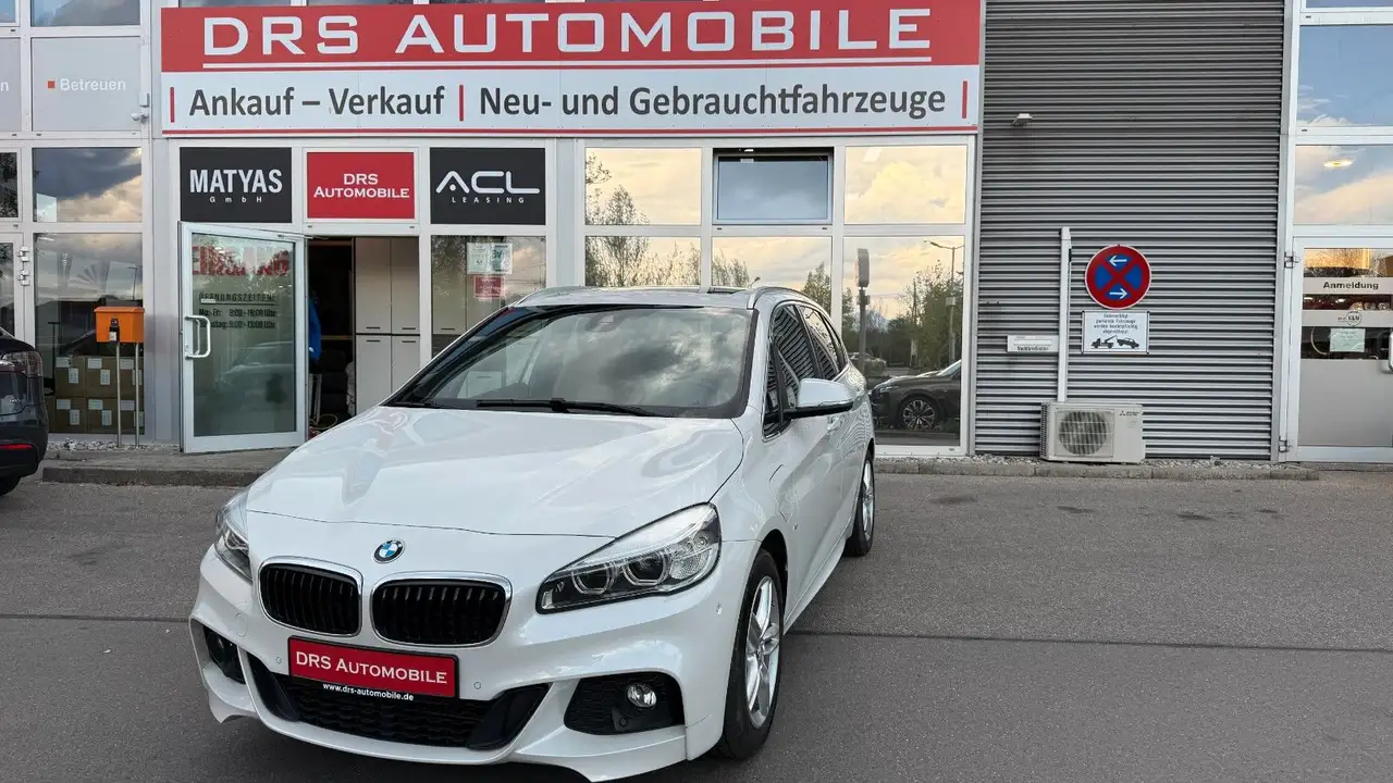 BMW 225