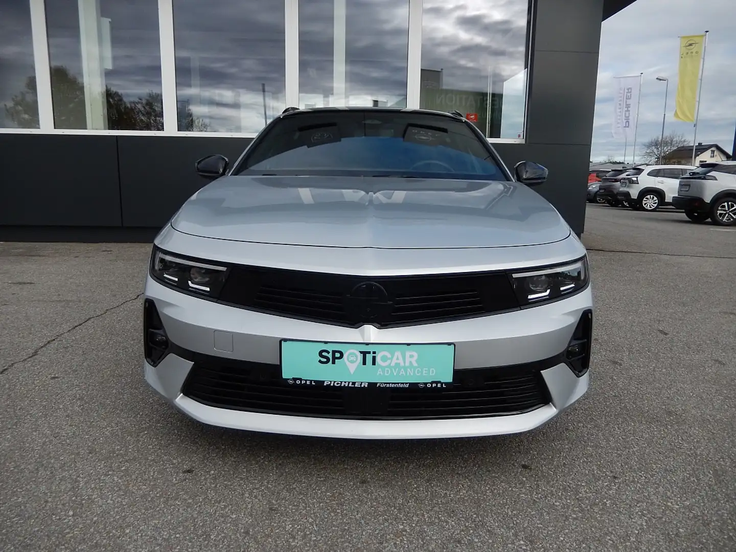 Opel Astra ST 1,2 Turbo GS Aut. Silber - 2