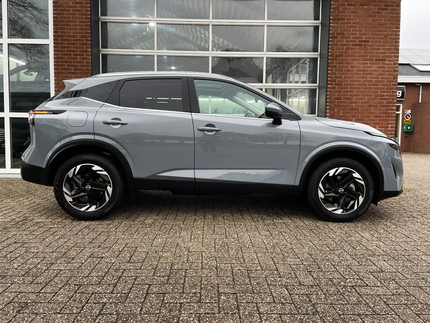 Nissan Qashqai 1.3 MHEV Xtronic N-Connecta Gris - 2