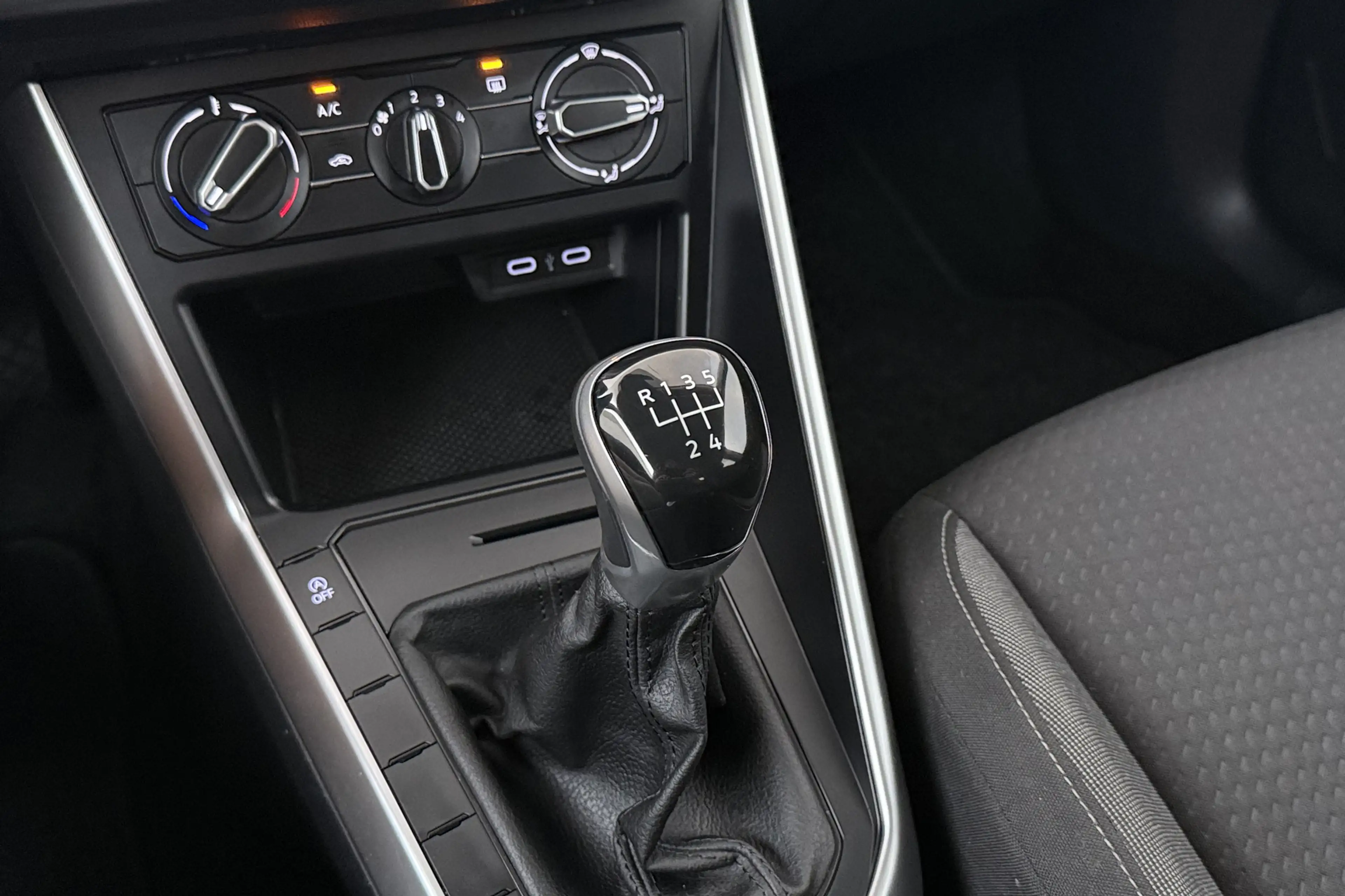 Volkswagen Polo 1.0 96 PK TSI Business NW-Model Camera Carplay DAB — photo 25