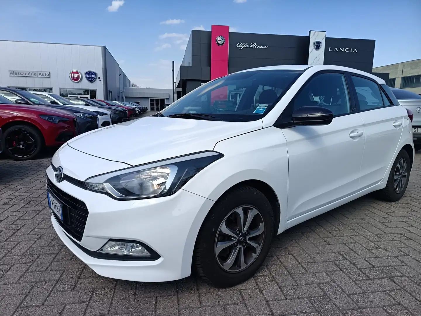 Hyundai i20 1.1 CRDi 12V 5 porte Classic Bianco - 1