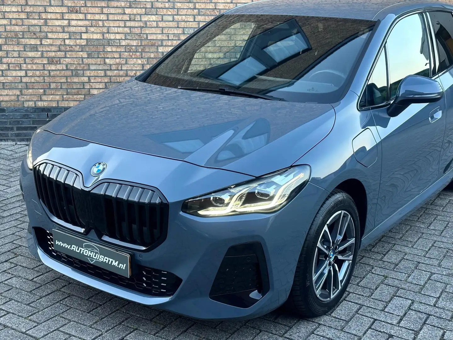 BMW 225 2-serie Active Tourer 225e xDrive M Pakket Acc Tre Grijs - 2