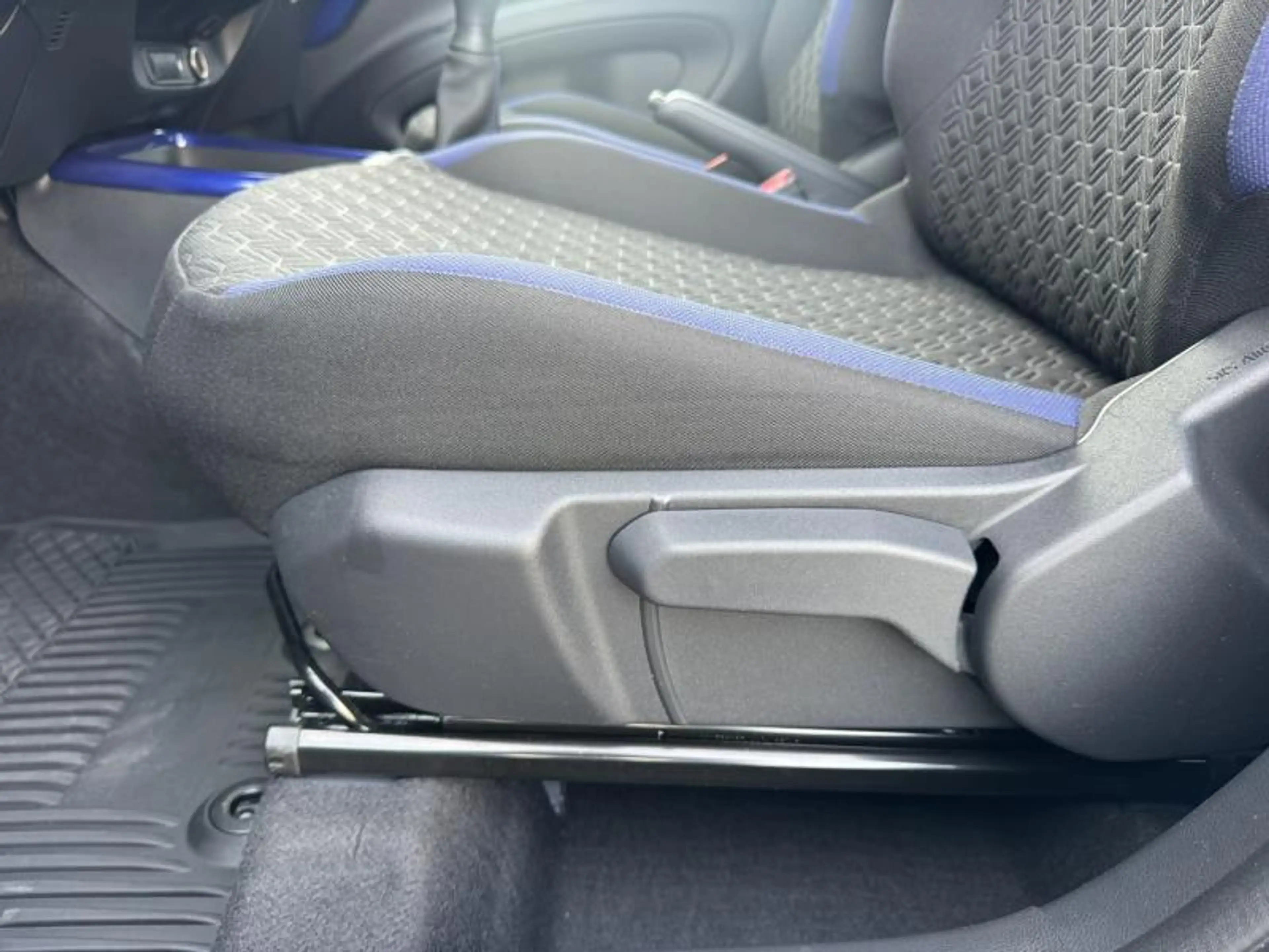 Toyota Aygo X 1.0 Essence MT pulse de direction ! — photo 15
