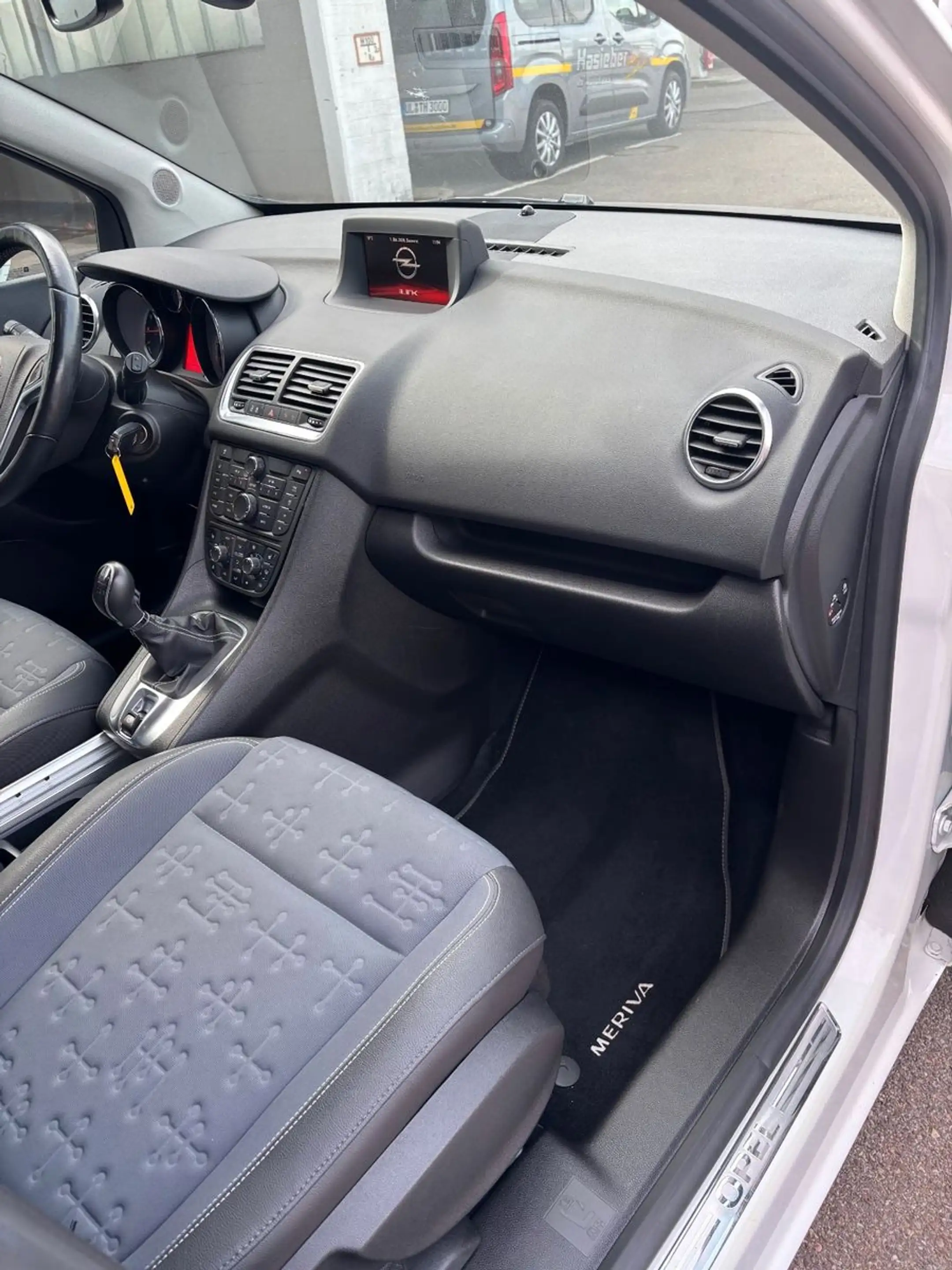 Opel Meriva B Innovation — photo 5