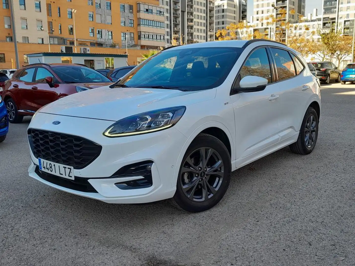 Ford Kuga 2.5 Duratec FHEV ST-Line X 4x2 Aut. Wit - 1