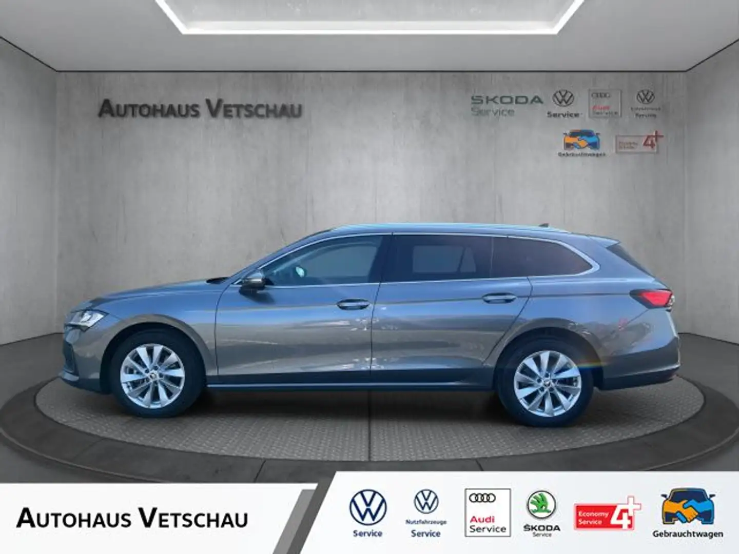 Skoda Superb Combi Selection 2.0 TDI DSG Bluetooth Navi Grau - 1